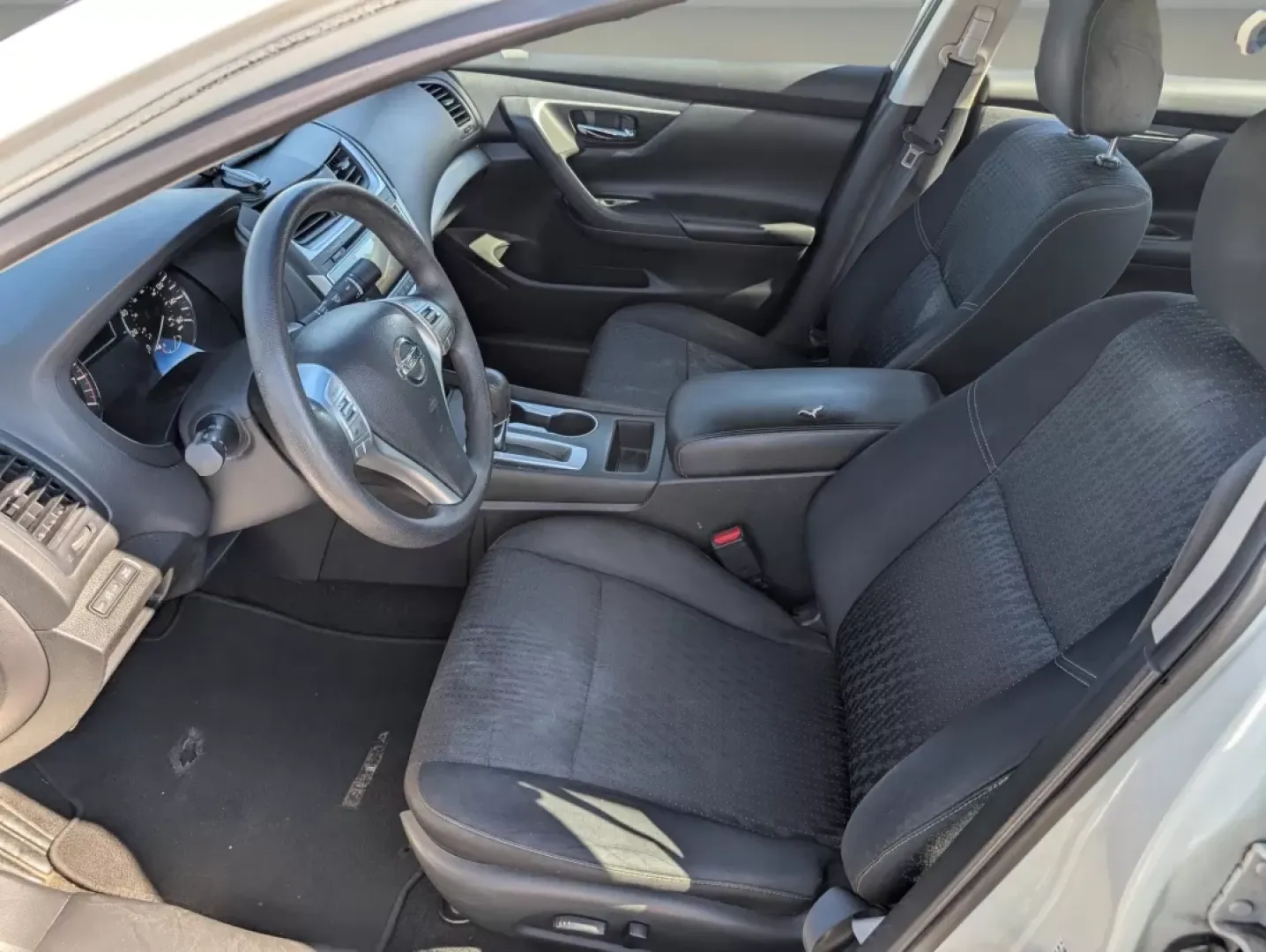 2016 Nissan Altima (1N4AL3AP8GC) with an Other engine, located at 3959 U.S. 80 W, Phenix City, AL, 36870, (334) 297-4885, 32.469296, -85.135185 - **Discover the Perfect Blend of Comfort and Reliability with the 2016 Nissan Altima at Gils Auto!**<br /> <br /> Are you searching for a dependable sedan that effortlessly combines style, comfort, and affordability? Look no further! The 2016 Nissan Altima, available at Gils Auto in Phenix City, AL, - Photo#20