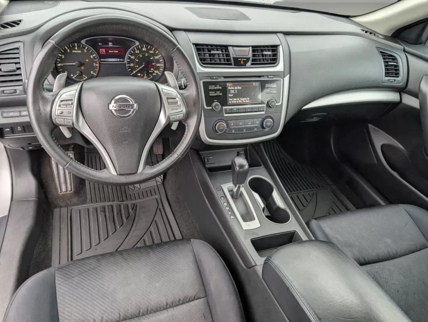 2016 /Charcoal Nissan Altima 2.5 SR (1N4AL3AP2GC) with an Other engine, located at 804 22nd Ave, Phenix City, AL, 36870, (334) 297-1860, 32.484749, -85.024475 - **Cruise in Style with the 2016 Nissan Altima 2.5 SR: Perfect for Your Daily Commute and Weekend Getaways!**<br /> <br /> Are you searching for a vehicle that effortlessly blends style, comfort, and efficiency? Look no further than this sleek 2016 Nissan Altima 2.5 SR, available now at Gils Auto in - Photo#12