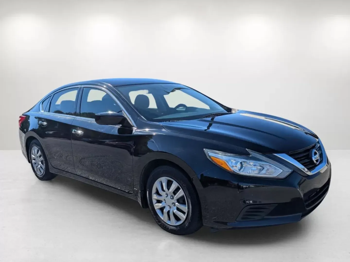 2016 /Charcoal Nissan Altima 2.5 S (1N4AL3AP3GC) with an Other engine, located at 5115 14th Ave., Columbus, GA, 31904, (706) 323-0345, 32.511494, -84.971046 - Experience a new level of driving with the 2016 Nissan Altima 2.5 S, a blend of style, reliability, and comfort-ideal for both daily commutes and weekend getaways. Whether you're a growing family navigating the bustling streets of Phenix City or a budget-conscious buyer searching for low down paymen - Photo#2