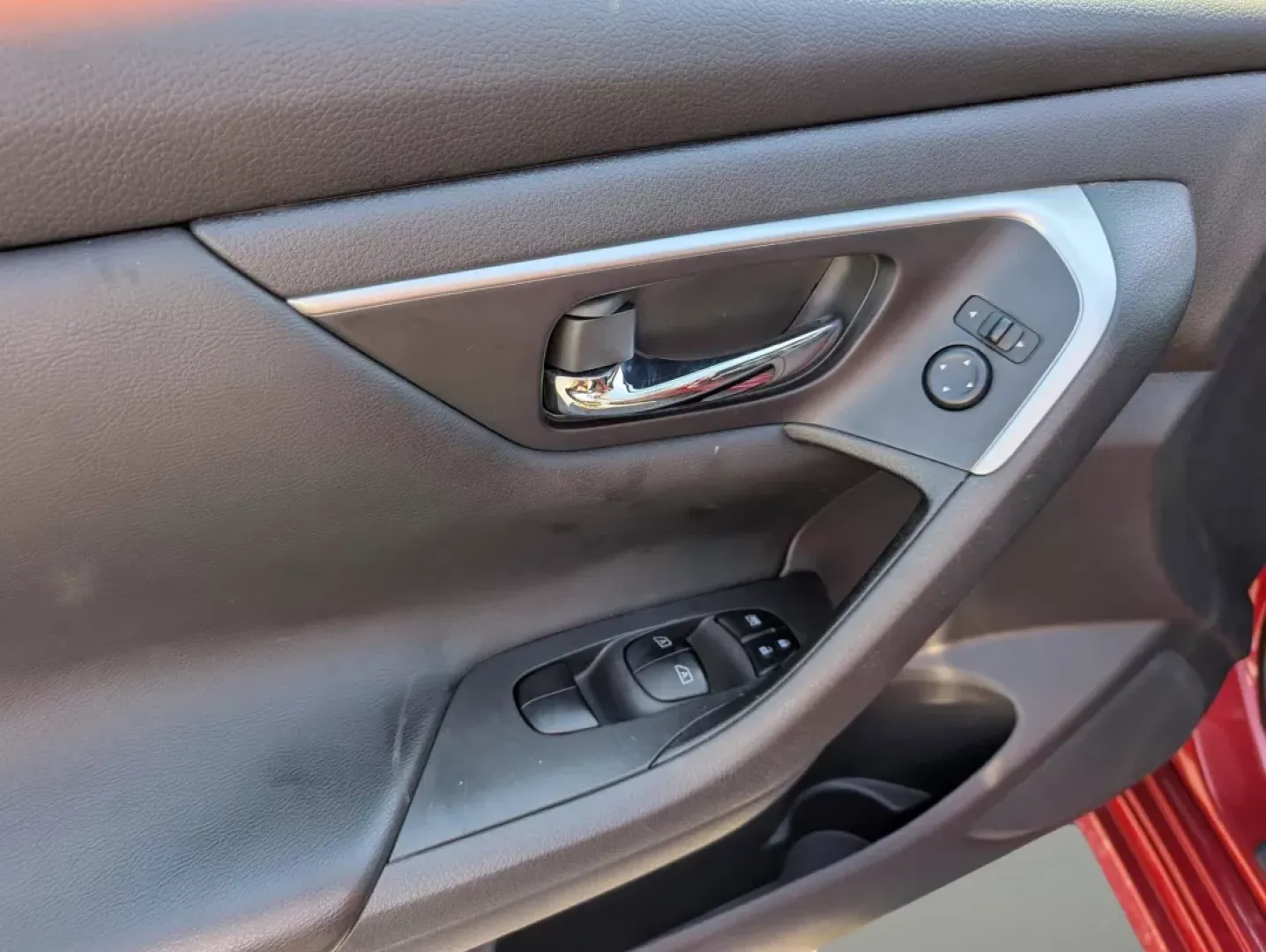 2016 /Charcoal Nissan Altima 2.5 SV (1N4AL3AP9GC) with an Other engine, located at 5115 14th Ave., Columbus, GA, 31904, (706) 323-0345, 32.511494, -84.971046 - **Drive into Adventure with the 2016 Nissan Altima 2.5 SV Your Ideal Companion for Life in Phenix City!**<br /> <br /> Are you looking for a vehicle that seamlessly blends comfort, style, and affordability? Look no further than this stunning 2016 Nissan Altima 2.5 SV, now available at Gils Auto in - Photo#8