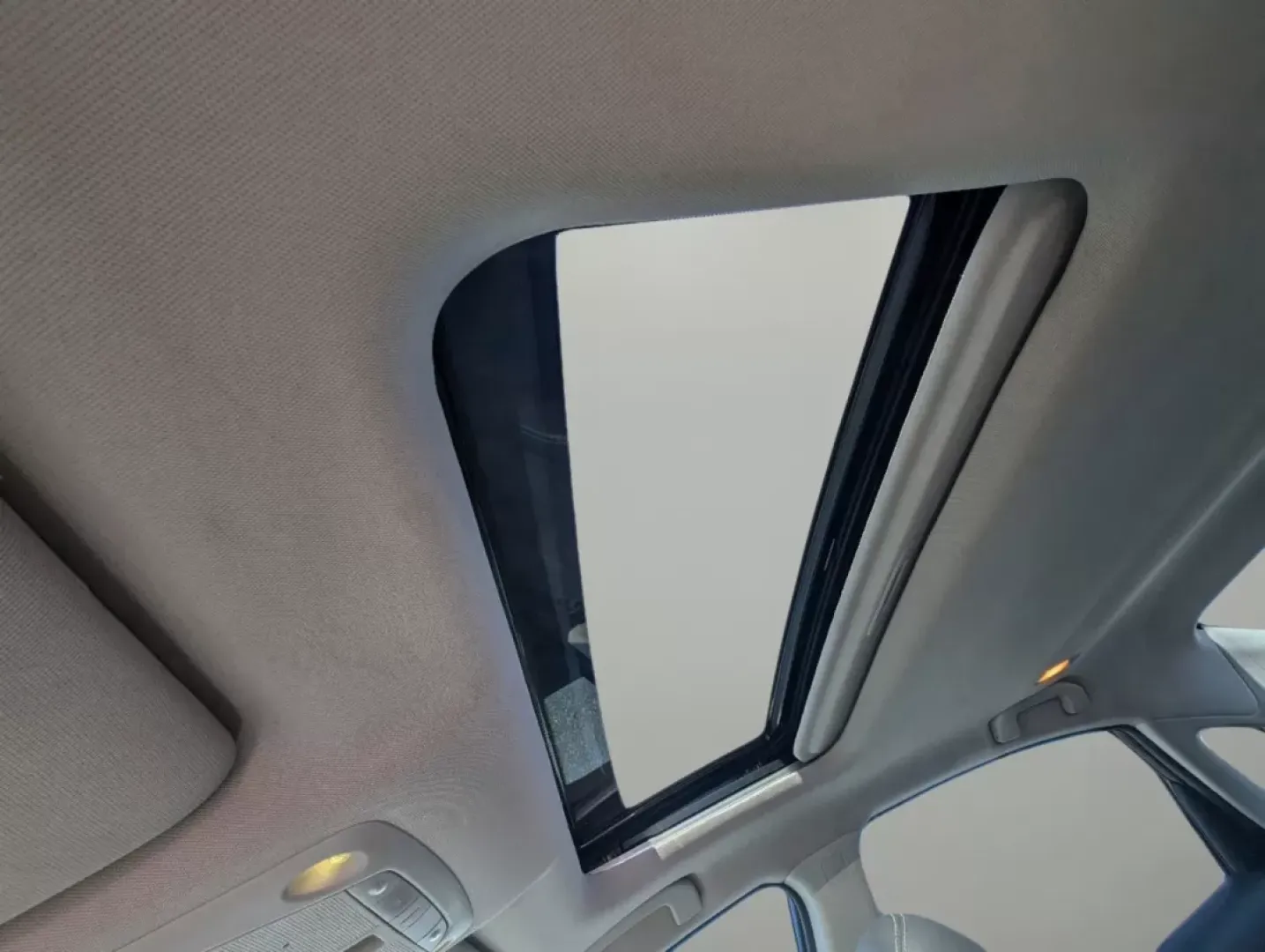 2016 /Charcoal Nissan Altima 2.5 SL (1N4AL3AP3GC) with an Other engine, located at 7000 Northlake Connector, Columbus, GA, 31904, (706) 987-8085, 32.524975, -84.978134 - **Experience Unmatched Comfort and Style with the 2016 Nissan Altima 2.5 SL!** <br /> <br /> Looking for a vehicle that seamlessly fits into your busy lifestyle? Whether you're commuting to work, shuttling the kids around, or taking weekend road trips, the 2016 Nissan Altima 2.5 SL is the perfect ch - Photo#16