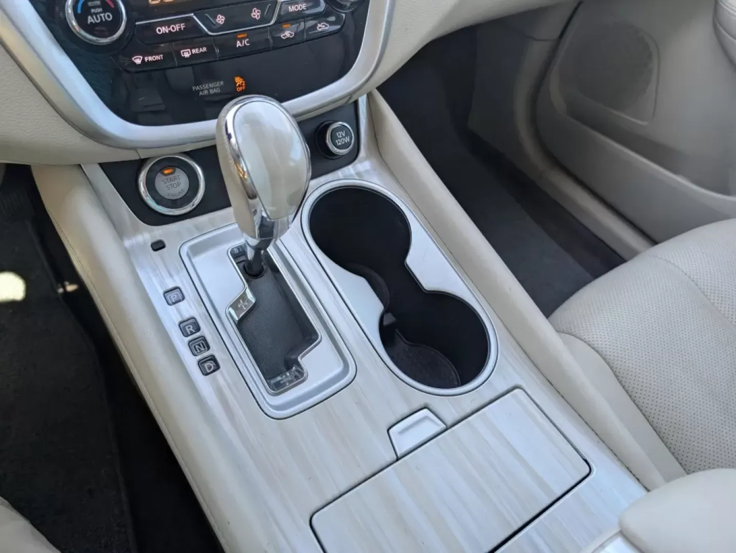 2016 /Beige Nissan Murano Platinum (5N1AZ2MG4GN) with an Other engine, located at 5115 14th Ave., Columbus, GA, 31904, (706) 323-0345, 32.511494, -84.971046 - Elevate your driving experience with the 2016 Nissan Murano Platinum, now available at Gils Auto in Phenix City, AL. Imagine cruising down the scenic U.S. 80 W, your family comfortably settled in the spacious interior of this stylish SUV, complete with luxurious beige leather-appointed seats and a p - Photo#16