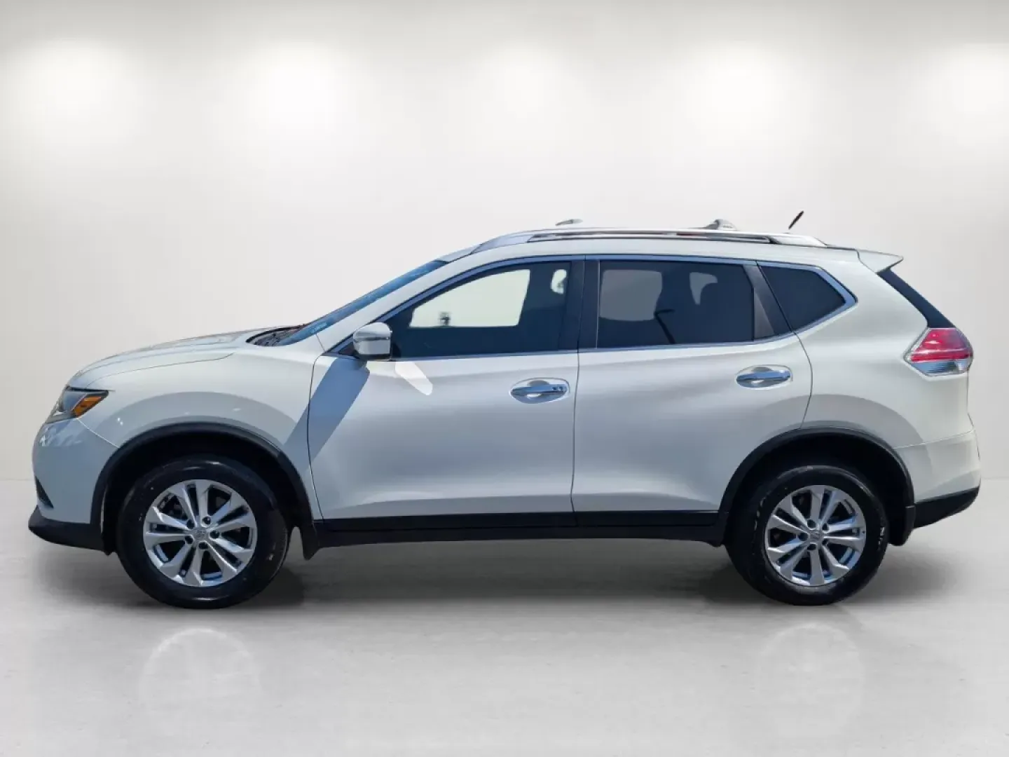 2016 /Charcoal Nissan Rogue SV (KNMAT2MV2GP) with an Other engine, located at 521 Old Farm Lane Rd, Prattville, AL, 36066, (334) 325-1505, 32.482460, -86.416367 - **Unleash Your Adventurous Spirit with the 2016 Nissan Rogue SV AWD at Gils Auto - Phenix City!**<br /> <br /> If you're looking for a versatile SUV that perfectly balances comfort and performance for your active lifestyle, the 2016 Nissan Rogue SV AWD is your ideal match! Whether you're navigating - Photo#7