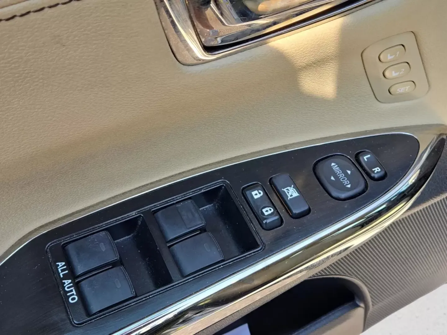 2016 Toyota Avalon Hybrid Limited (4T1BD1EBXGU) with an Other engine, located at 521 Old Farm Lane Rd, Prattville, AL, 36066, (334) 325-1505, 32.482460, -86.416367 - **Elevate Your Driving Experience with the 2016 Toyota Avalon Hybrid Perfect for Family Adventures and Daily Commuting!**<br /> <br /> Are you in search of a vehicle that seamlessly integrates luxury, efficiency, and practicality? Look no further than the 2016 Toyota Avalon Hybrid, now available at - Photo#10