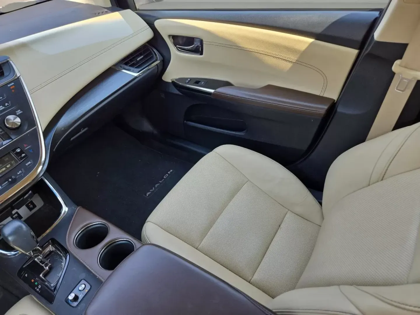 2016 Toyota Avalon Hybrid Limited (4T1BD1EBXGU) with an Other engine, located at 521 Old Farm Lane Rd, Prattville, AL, 36066, (334) 325-1505, 32.482460, -86.416367 - **Elevate Your Driving Experience with the 2016 Toyota Avalon Hybrid Perfect for Family Adventures and Daily Commuting!**<br /> <br /> Are you in search of a vehicle that seamlessly integrates luxury, efficiency, and practicality? Look no further than the 2016 Toyota Avalon Hybrid, now available at - Photo#14