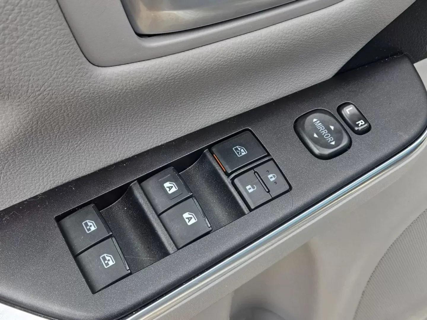 2016 Toyota Camry (4T4BF1FK0GR) with an Other engine, located at 521 Old Farm Lane Rd, Prattville, AL, 36066, (334) 325-1505, 32.482460, -86.416367 - **Discover Your Next Adventure with the 2016 Toyota Camry at Gils Auto - Prattville!**<br /> <br /> Are you in the market for a reliable, stylish sedan that seamlessly fits into your busy lifestyle? Look no further than this stunning 2016 Toyota Camry, now available at Gils Auto, located at 521 Old - Photo#11