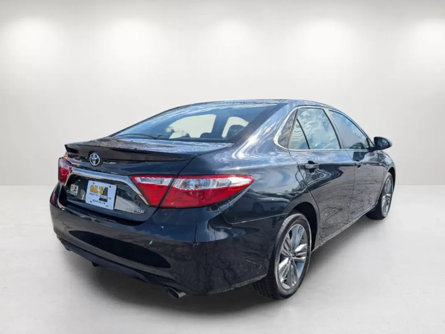 2016 Toyota Camry SE (4T1BF1FK7GU) with an Other engine, located at 804 22nd Ave, Phenix City, AL, 36870, (334) 297-1860, 32.484749, -85.024475 - ### Elevate Your Daily Commute with the 2016 Toyota Camry SE from Gils Auto!<br /> <br /> Are you ready to transform your daily commute or weekend outings? The 2016 Toyota Camry SE is the perfect blend of comfort, efficiency, and style, making it an ideal choice for budget-conscious buyers and growi - Photo#4