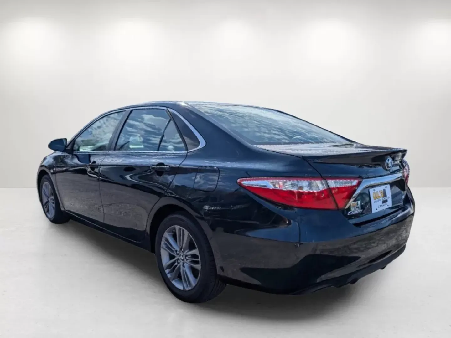 2016 Toyota Camry SE (4T1BF1FK7GU) with an Other engine, located at 804 22nd Ave, Phenix City, AL, 36870, (334) 297-1860, 32.484749, -85.024475 - ### Elevate Your Daily Commute with the 2016 Toyota Camry SE from Gils Auto!<br /> <br /> Are you ready to transform your daily commute or weekend outings? The 2016 Toyota Camry SE is the perfect blend of comfort, efficiency, and style, making it an ideal choice for budget-conscious buyers and growi - Photo#6