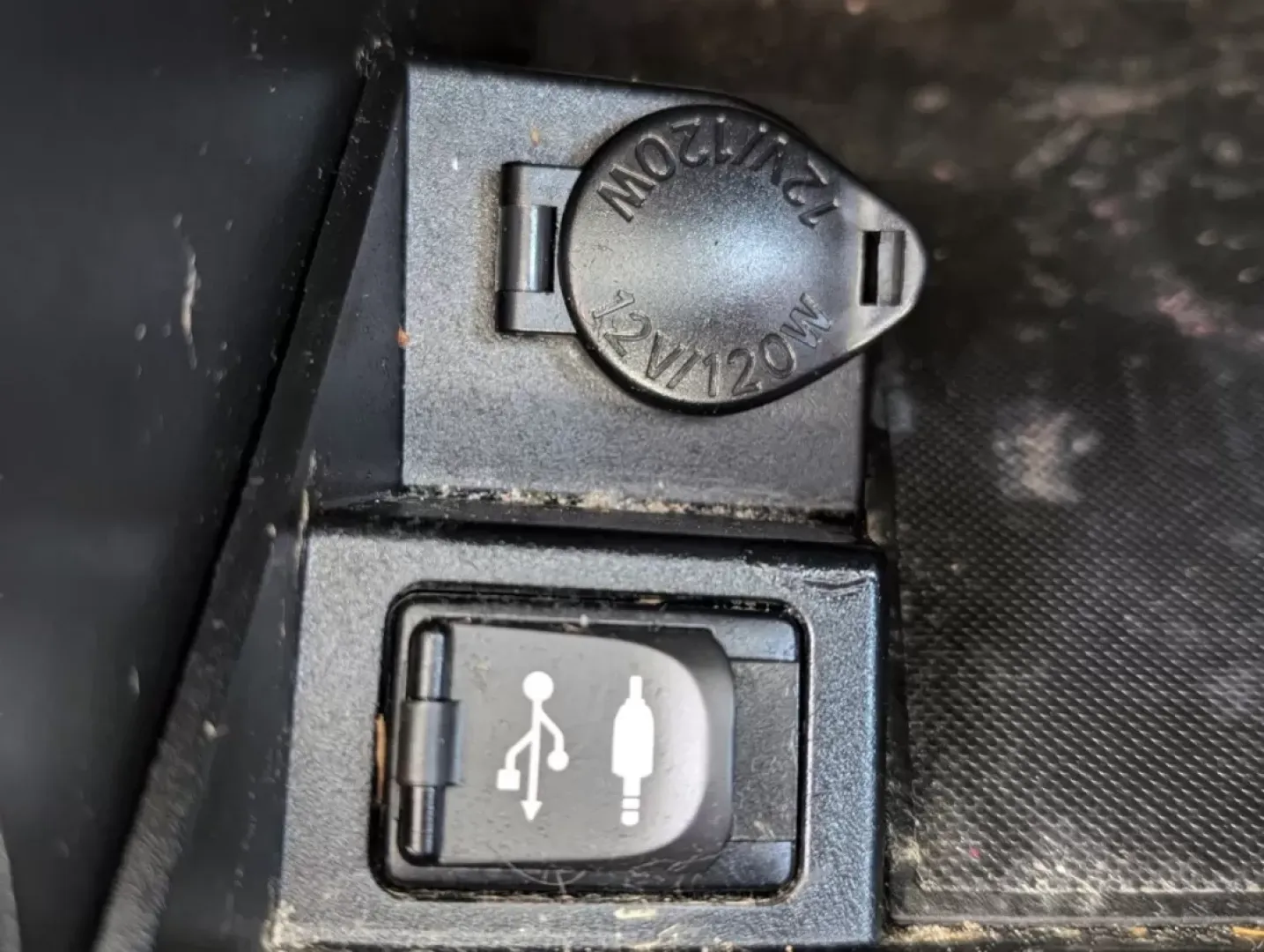 2016 Toyota Camry SE (4T1BF1FK7GU) with an Other engine, located at 804 22nd Ave, Phenix City, AL, 36870, (334) 297-1860, 32.484749, -85.024475 - ### Elevate Your Daily Commute with the 2016 Toyota Camry SE from Gils Auto!<br /> <br /> Are you ready to transform your daily commute or weekend outings? The 2016 Toyota Camry SE is the perfect blend of comfort, efficiency, and style, making it an ideal choice for budget-conscious buyers and growi - Photo#15