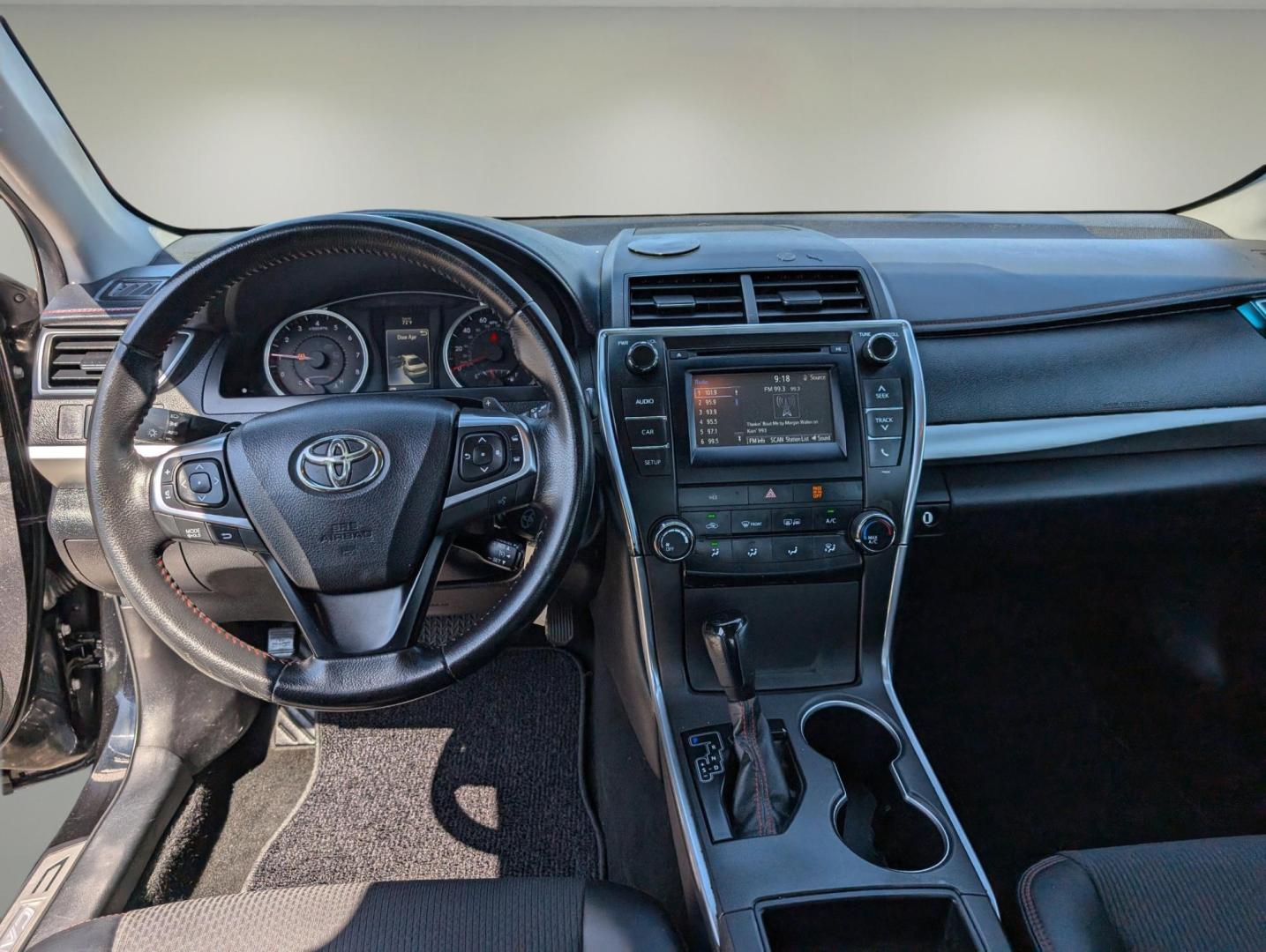 2016 Toyota Camry SE (4T1BF1FK9GU) with an Regular Unleaded I-4 2.5 L/152 engine, 6-Speed Automatic w/OD transmission, located at 7000 Northlake Connector, Columbus, GA, 31904, (706) 987-8085, 32.524975, -84.978134 - 2016 Toyota Camry SE - Photo#11