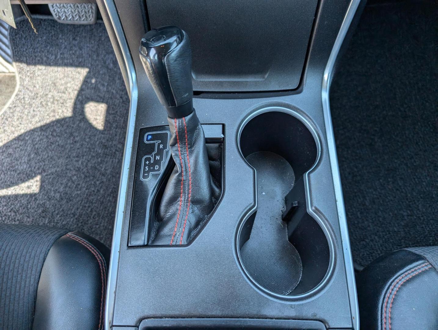 2016 Toyota Camry SE (4T1BF1FK9GU) with an Regular Unleaded I-4 2.5 L/152 engine, 6-Speed Automatic w/OD transmission, located at 7000 Northlake Connector, Columbus, GA, 31904, (706) 987-8085, 32.524975, -84.978134 - 2016 Toyota Camry SE - Photo#12