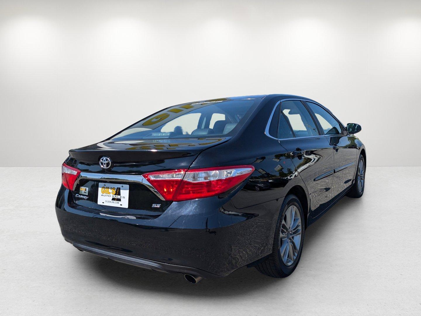 2016 Toyota Camry SE (4T1BF1FK9GU) with an Regular Unleaded I-4 2.5 L/152 engine, 6-Speed Automatic w/OD transmission, located at 7000 Northlake Connector, Columbus, GA, 31904, (706) 987-8085, 32.524975, -84.978134 - 2016 Toyota Camry SE - Photo#4
