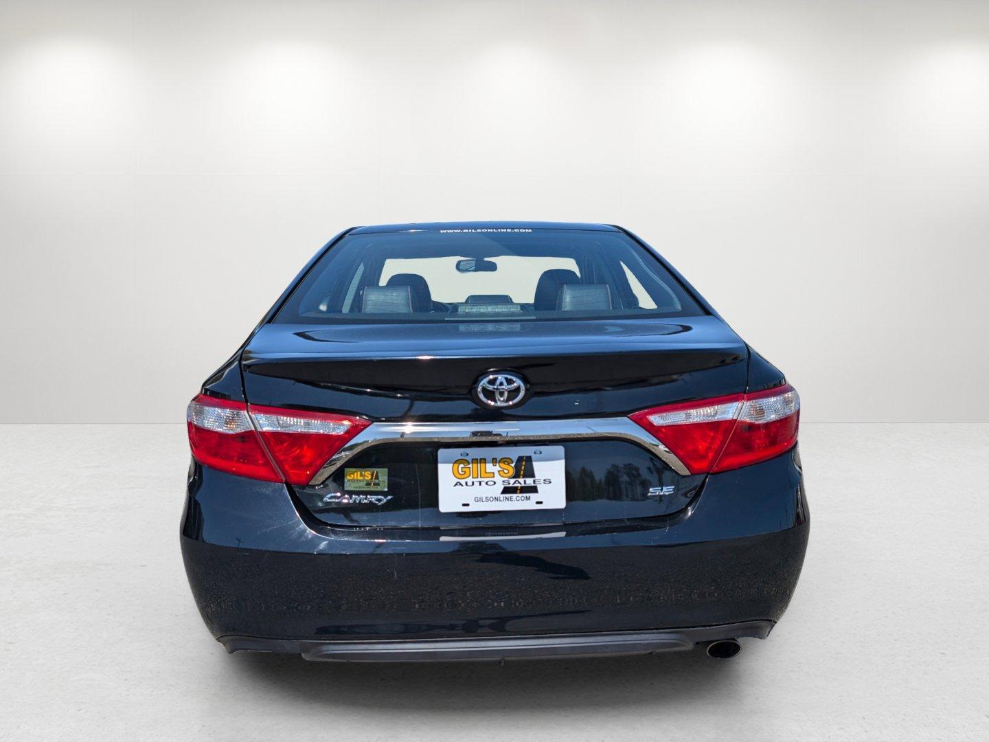 2016 Toyota Camry SE (4T1BF1FK9GU) with an Regular Unleaded I-4 2.5 L/152 engine, 6-Speed Automatic w/OD transmission, located at 7000 Northlake Connector, Columbus, GA, 31904, (706) 987-8085, 32.524975, -84.978134 - 2016 Toyota Camry SE - Photo#5