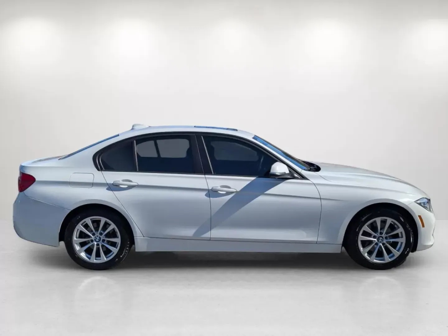 2017 BMW 3 Series 320i (WBA8E1G38HN) with an Other engine, located at 3959 U.S. 80 W, Phenix City, AL, 36870, (334) 297-4885, 32.469296, -85.135185 - **Elevate Your Daily Drive with the 2017 BMW 3 Series at Gils Auto in Phenix City, AL!**<br /> <br /> Are you ready to transform your daily commute into an exhilarating experience? The 2017 BMW 3 Series 320i is not just a vehicle; it's a lifestyle upgrade that effortlessly blends luxury and performa - Photo#3