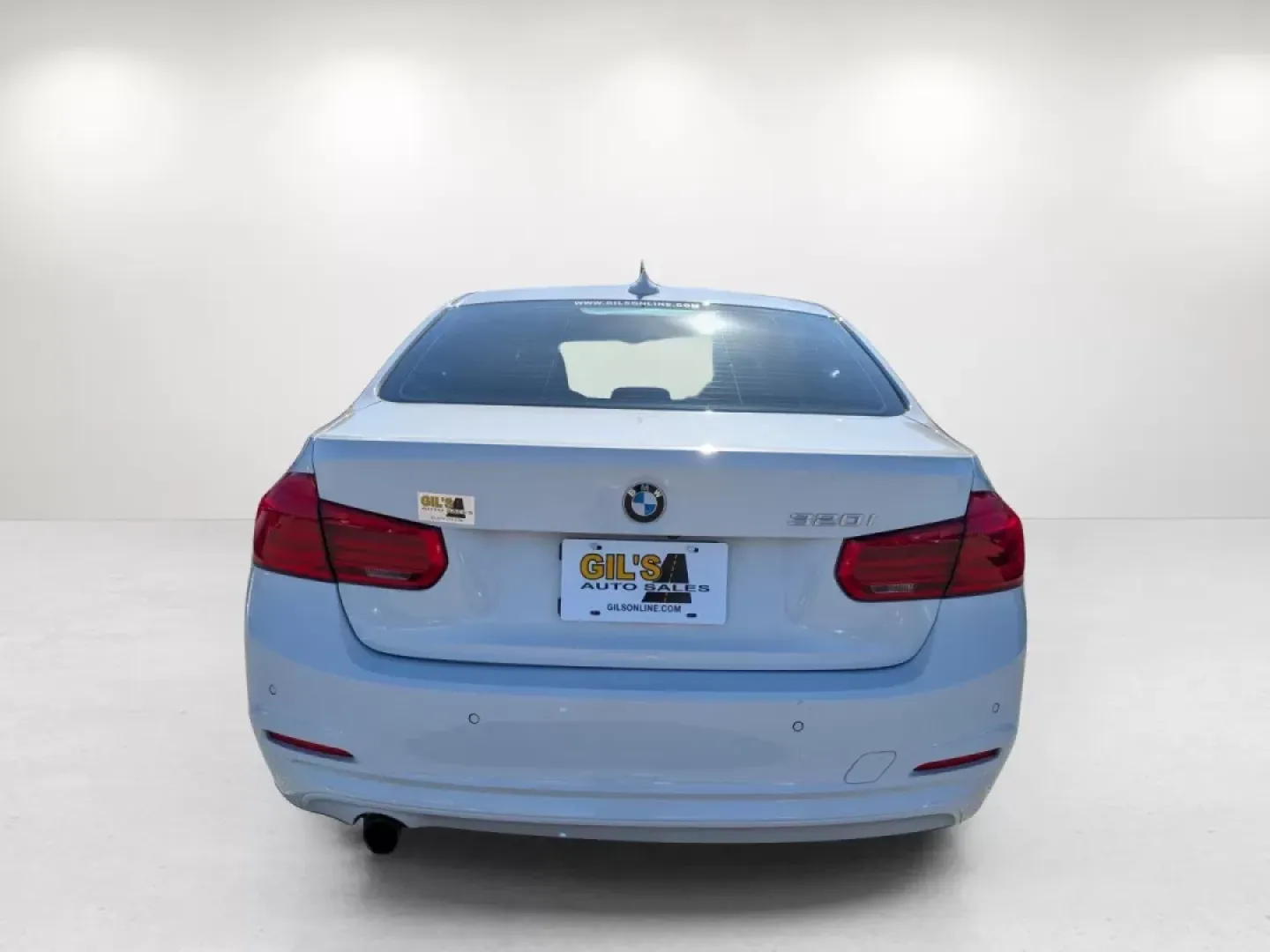 2017 BMW 3 Series 320i (WBA8E1G38HN) with an Other engine, located at 3959 U.S. 80 W, Phenix City, AL, 36870, (334) 297-4885, 32.469296, -85.135185 - **Elevate Your Daily Drive with the 2017 BMW 3 Series at Gils Auto in Phenix City, AL!**<br /> <br /> Are you ready to transform your daily commute into an exhilarating experience? The 2017 BMW 3 Series 320i is not just a vehicle; it's a lifestyle upgrade that effortlessly blends luxury and performa - Photo#5