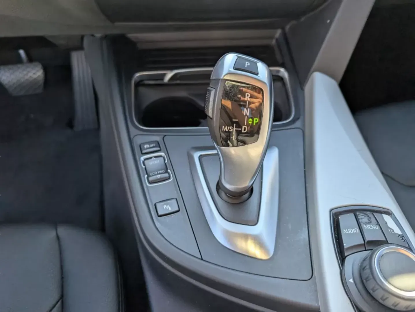 2017 BMW 3 Series 320i (WBA8E1G38HN) with an Other engine, located at 3959 U.S. 80 W, Phenix City, AL, 36870, (334) 297-4885, 32.469296, -85.135185 - **Elevate Your Daily Drive with the 2017 BMW 3 Series at Gils Auto in Phenix City, AL!**<br /> <br /> Are you ready to transform your daily commute into an exhilarating experience? The 2017 BMW 3 Series 320i is not just a vehicle; it's a lifestyle upgrade that effortlessly blends luxury and performa - Photo#12