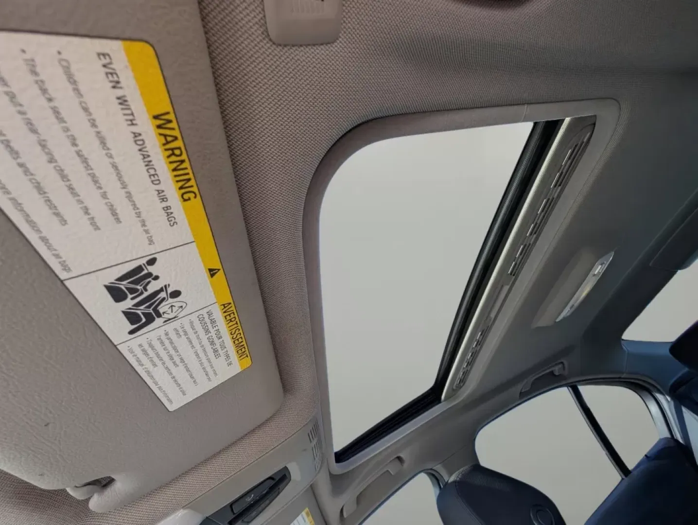 2017 BMW 3 Series 320i (WBA8E1G38HN) with an Other engine, located at 3959 U.S. 80 W, Phenix City, AL, 36870, (334) 297-4885, 32.469296, -85.135185 - **Elevate Your Daily Drive with the 2017 BMW 3 Series at Gils Auto in Phenix City, AL!**<br /> <br /> Are you ready to transform your daily commute into an exhilarating experience? The 2017 BMW 3 Series 320i is not just a vehicle; it's a lifestyle upgrade that effortlessly blends luxury and performa - Photo#16