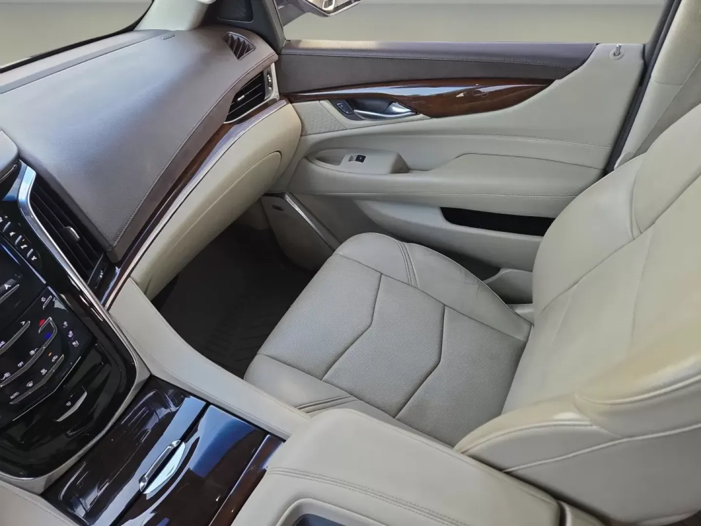 2017 /Shale with Cocoa Accents Cadillac Escalade Premium Luxury (1GYS3CKJ9HR) with an Other engine, located at 3959 U.S. 80 W, Phenix City, AL, 36870, (334) 297-4885, 32.469296, -85.135185 - Unleash your adventurous spirit with the stunning 2017 Cadillac Escalade Premium Luxury, now available at Gils Auto in Phenix City, AL. This SUV is not just a mode of transportation; it's a lifestyle choice perfect for families, weekend warriors, and those who appreciate the finer things in life. Wh - Photo#16