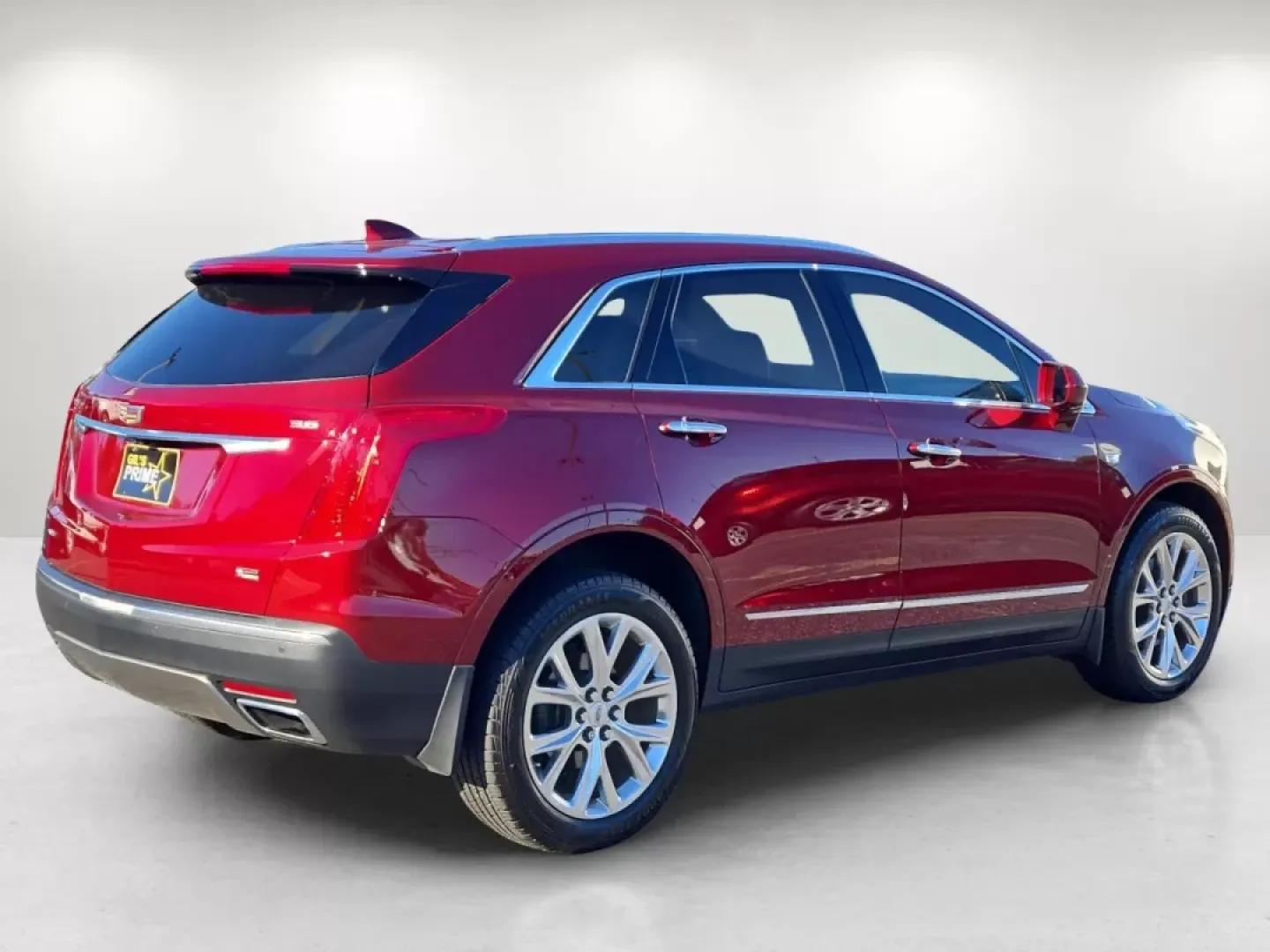 2017 /Maple Sugar Cadillac XT5 Platinum AWD (1GYKNFRS1HZ) with an Other engine, located at 5115 14th Ave., Columbus, GA, 31904, (706) 323-0345, 32.511494, -84.971046 - **Unleash Luxury and Adventure with the 2017 Cadillac XT5 Platinum AWD at Gils Auto!**<br /> <br /> Imagine driving through the vibrant streets of Phenix City, AL, with the wind in your hair and the luxurious comfort of a 2017 Cadillac XT5 Platinum AWD. This SUV is designed for those who crave a lif - Photo#5