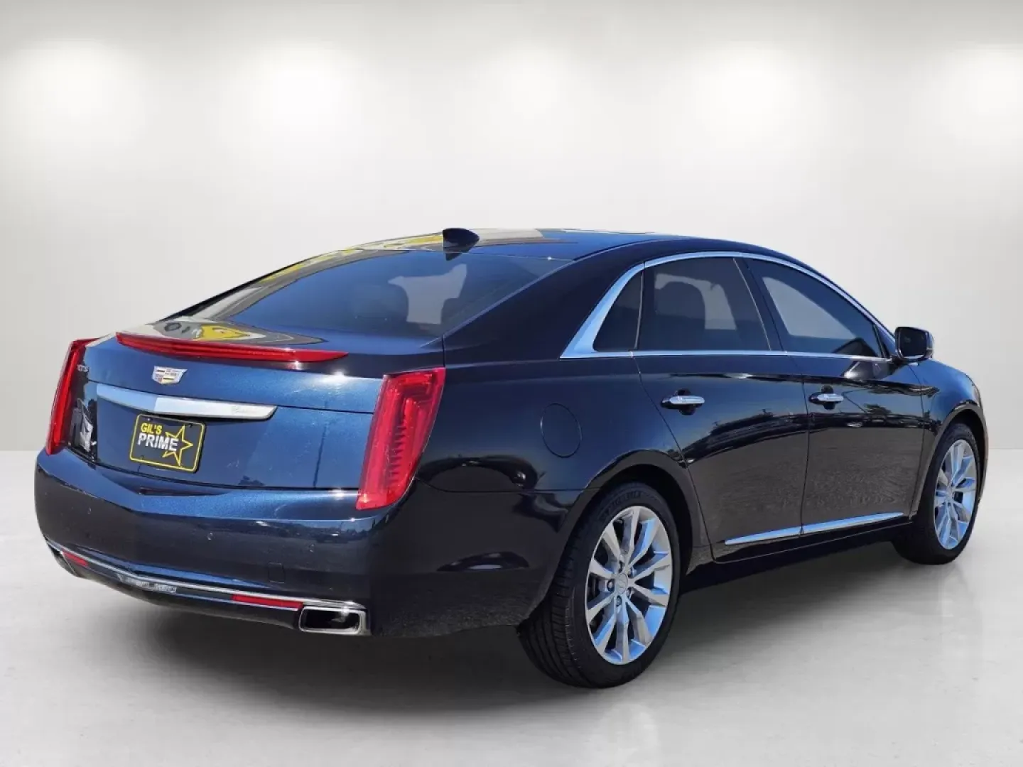 2017 /Medium Titanium with Jet Black accents Cadillac XTS Luxury (2G61M5S36H9) with an Other engine, located at 5115 14th Ave., Columbus, GA, 31904, (706) 323-0345, 32.511494, -84.971046 - Experience luxury like never before with the 2017 Cadillac XTS, now available at Gils Auto! Located at 3959 U.S. 80 W, Phenix City, AL 36870, our Buy Here Pay Here dealership specializes in providing exceptional vehicles with in-house financing options. Whether you're commuting daily, planning weeke - Photo#4