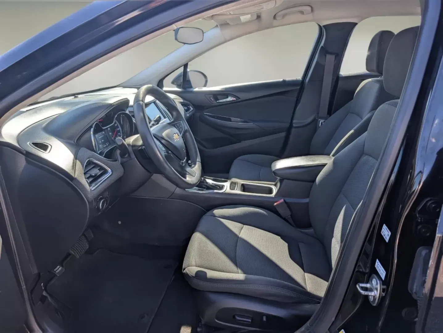 2017 /Jet Black Chevrolet Cruze LT (1G1BE5SM1H7) with an Other engine, located at 804 22nd Ave, Phenix City, AL, 36870, (334) 297-1860, 32.484749, -85.024475 - **Elevate Your Commute with the 2017 Chevrolet Cruze LT at Gils Auto, Phenix City!**<br /> <br /> Imagine transforming your daily commute into a comfortable and stylish journey. Whether you're navigating through the bustling streets of Phenix City or heading out for a weekend adventure, the 2017 Che - Photo#9