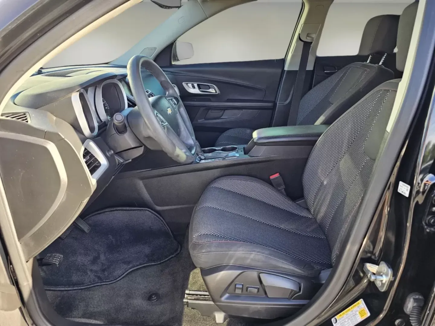 2017 /Jet Black Chevrolet Equinox LS (2GNALBEK8H1) with an Other engine, located at 7000 Northlake Connector, Columbus, GA, 31904, (706) 987-8085, 32.524975, -84.978134 - **Experience the Perfect Blend of Style and Functionality with the 2017 Chevrolet Equinox LS at Gils Auto!**<br /> <br /> Are you ready to elevate your daily commute or family adventures? The 2017 Chevrolet Equinox LS is the ideal SUV for those who want a blend of comfort, style, and functionality. - Photo#9