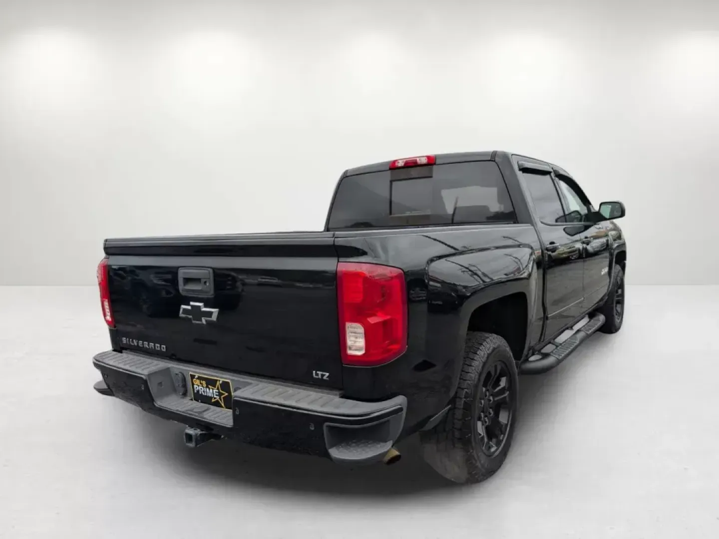 2017 /Jet Black Chevrolet Silverado 1500 LTZ (3GCUKSEC3HG) with an Gas V8 5.3L/325 engine, 8-Speed Automatic transmission, located at 7000 Northlake Connector, Columbus, GA, 31904, (706) 987-8085, 32.524975, -84.978134 - Experience the thrill of adventure and the practicality of daily life with this stunning 2017 Chevrolet Silverado 1500 LTZ Crew Cab Pickup, now available at Gils Auto - Columbus #2. Whether you're hauling gear for a weekend camping trip, navigating daily commutes, or tackling tough jobs around Colum - Photo#4