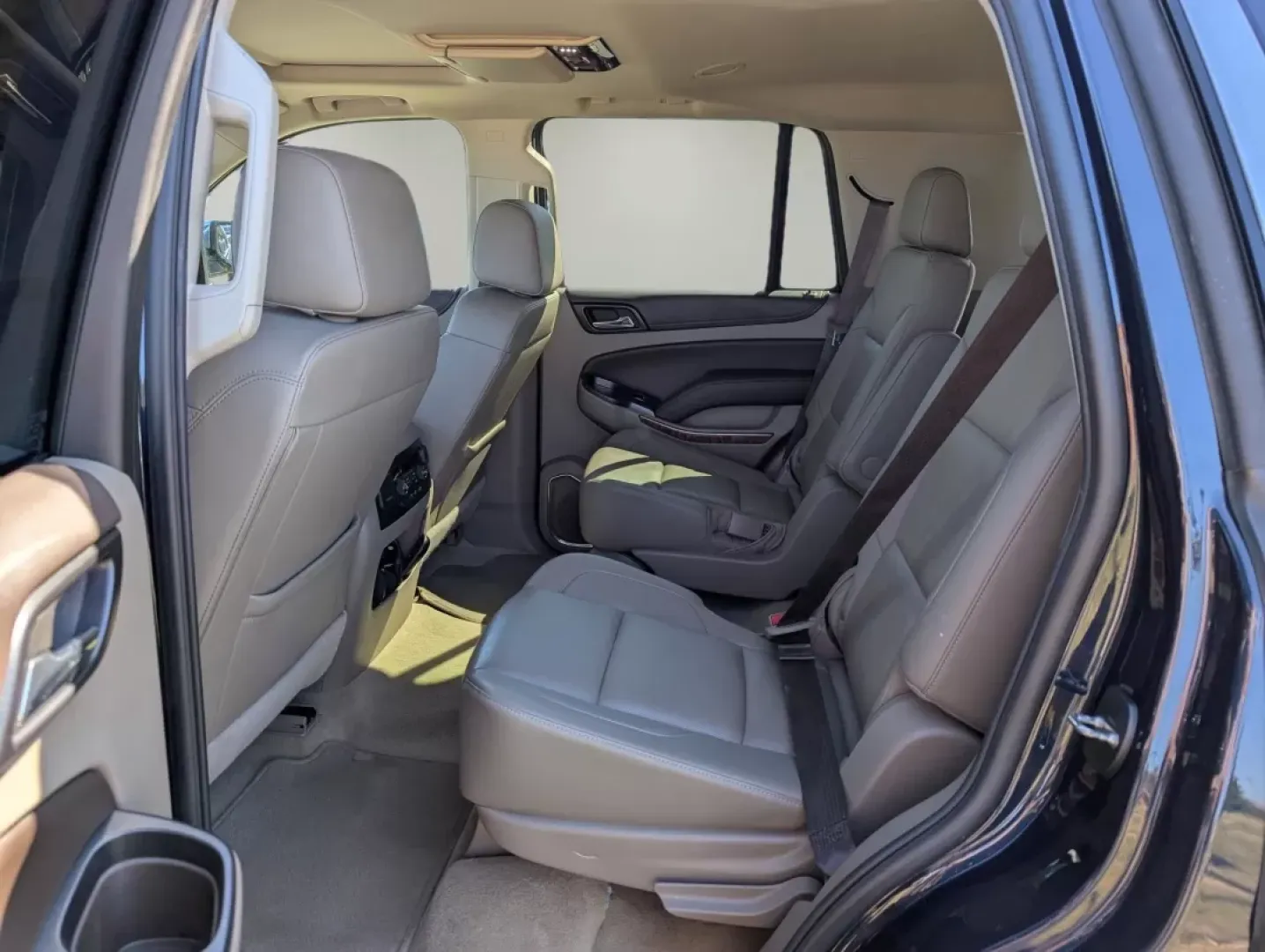 2017 /Cocoa/Dune Chevrolet Tahoe Premier (1GNSCCKC7HR) with an Other engine, located at 804 22nd Ave, Phenix City, AL, 36870, (334) 297-1860, 32.484749, -85.024475 - Are you in the market for a versatile and spacious SUV that can keep up with your active lifestyle? Look no further than this stunning 2017 Chevrolet Tahoe Premier, available now at Gils Auto in Phenix City, AL. Perfect for growing families, adventurers, or anyone who needs a reliable vehicle for lo - Photo#10