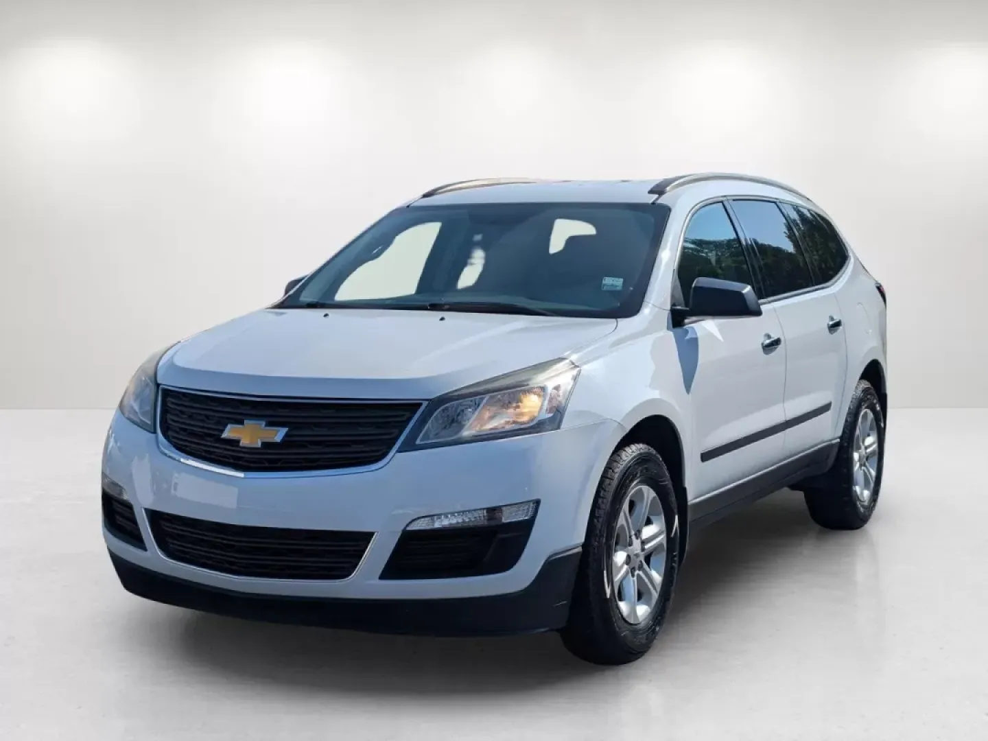 2017 /Dark Titanium/Light Titanium Chevrolet Traverse LS (1GNKRFKD3HJ) with an Other engine, located at 3959 U.S. 80 W, Phenix City, AL, 36870, (334) 297-4885, 32.469296, -85.135185 - Discover the ultimate family adventure vehicle at Gils Auto in Phenix City, AL! This 2017 Chevrolet Traverse LS is designed for those who value space, comfort, and reliability, making it an ideal choice for growing families or anyone who enjoys weekend getaways. With its roomy interior and robust fe - Photo#1