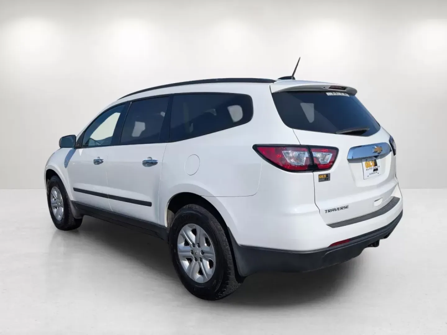 2017 /Dark Titanium/Light Titanium Chevrolet Traverse LS (1GNKRFKD3HJ) with an Other engine, located at 3959 U.S. 80 W, Phenix City, AL, 36870, (334) 297-4885, 32.469296, -85.135185 - Discover the ultimate family adventure vehicle at Gils Auto in Phenix City, AL! This 2017 Chevrolet Traverse LS is designed for those who value space, comfort, and reliability, making it an ideal choice for growing families or anyone who enjoys weekend getaways. With its roomy interior and robust fe - Photo#7