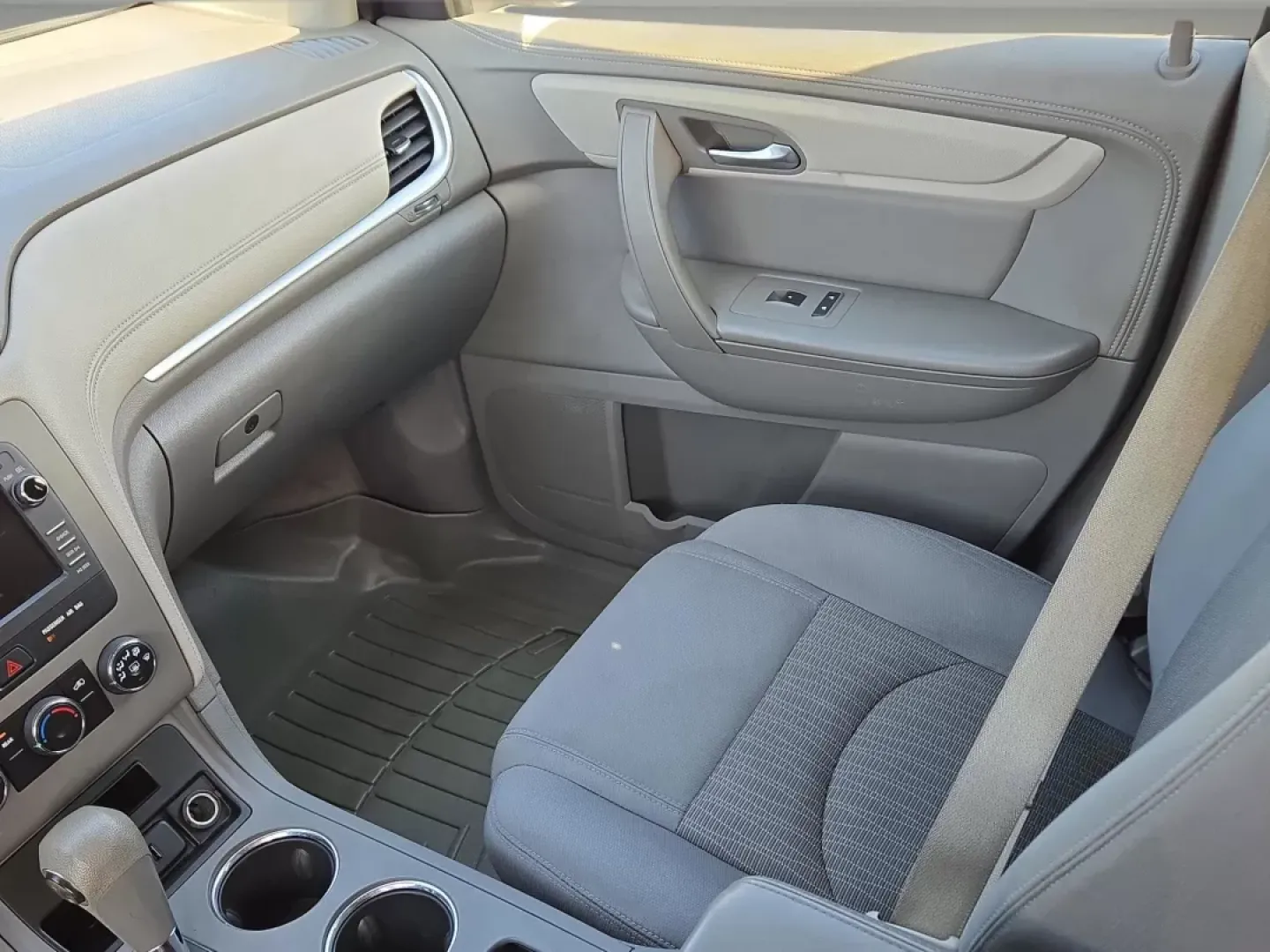 2017 /Dark Titanium/Light Titanium Chevrolet Traverse LS (1GNKRFKD3HJ) with an Other engine, located at 3959 U.S. 80 W, Phenix City, AL, 36870, (334) 297-4885, 32.469296, -85.135185 - Discover the ultimate family adventure vehicle at Gils Auto in Phenix City, AL! This 2017 Chevrolet Traverse LS is designed for those who value space, comfort, and reliability, making it an ideal choice for growing families or anyone who enjoys weekend getaways. With its roomy interior and robust fe - Photo#16