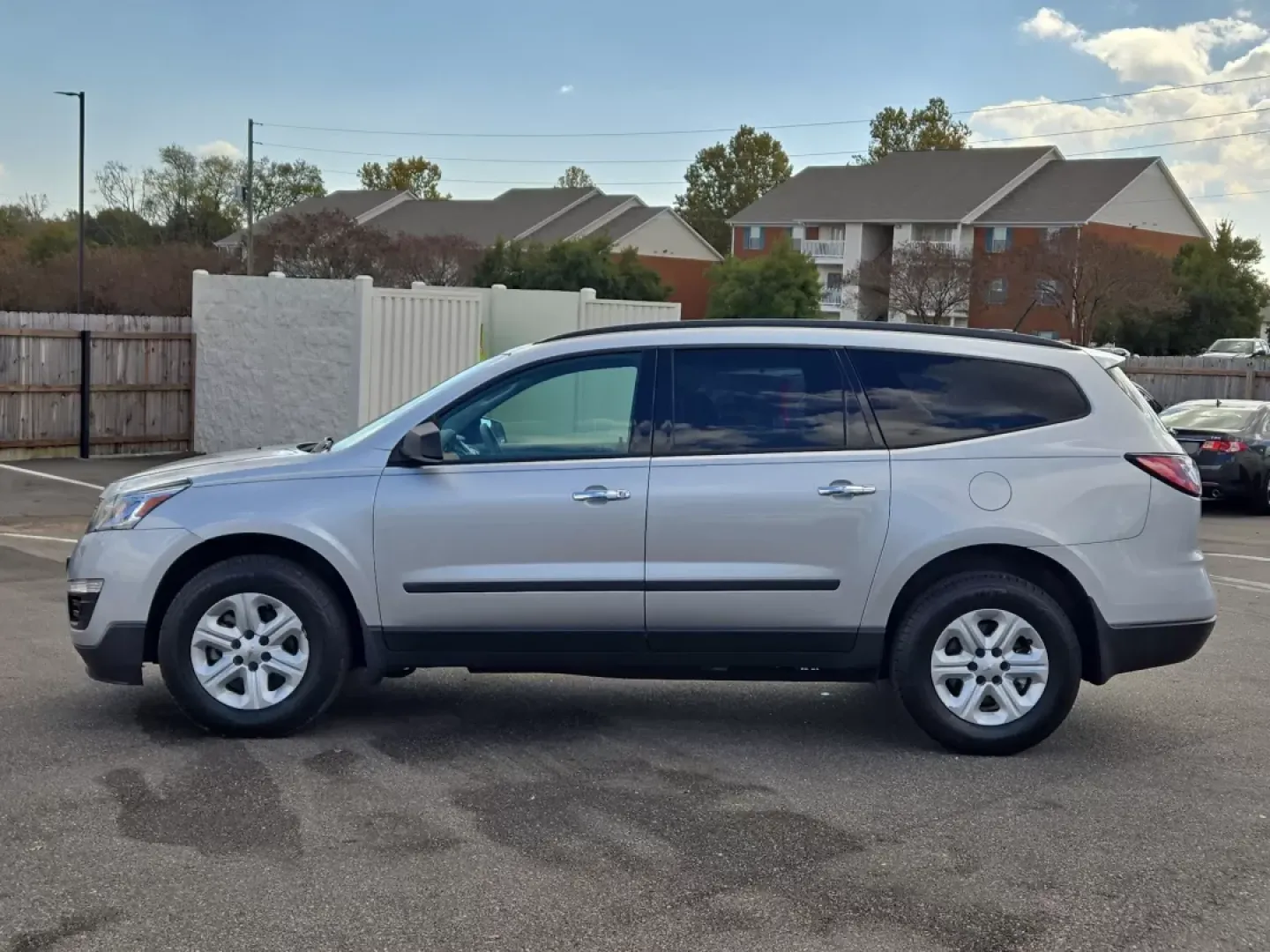2017 /Dark Titanium/Light Titanium Chevrolet Traverse LS (1GNKRFED6HJ) with an Other engine, located at 521 Old Farm Lane Rd, Prattville, AL, 36066, (334) 325-1505, 32.482460, -86.416367 - 2017 Chevrolet Traverse LS - Photo#8