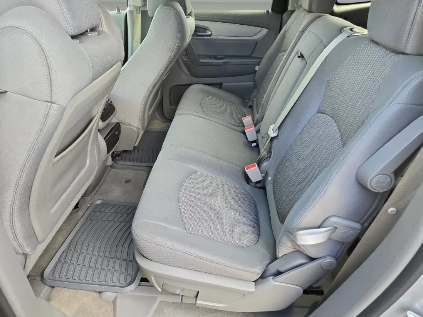 2017 /Dark Titanium/Light Titanium Chevrolet Traverse LS (1GNKRFED6HJ) with an Other engine, located at 521 Old Farm Lane Rd, Prattville, AL, 36066, (334) 325-1505, 32.482460, -86.416367 - **Explore the Open Road with the 2017 Chevrolet Traverse LS Perfect for Family Adventures!**<br /> <br /> If you're in search of a reliable and spacious SUV that fits your family's lifestyle, look no further than the 2017 Chevrolet Traverse LS available at Gils Auto in Prattville, AL. With its gene - Photo#13