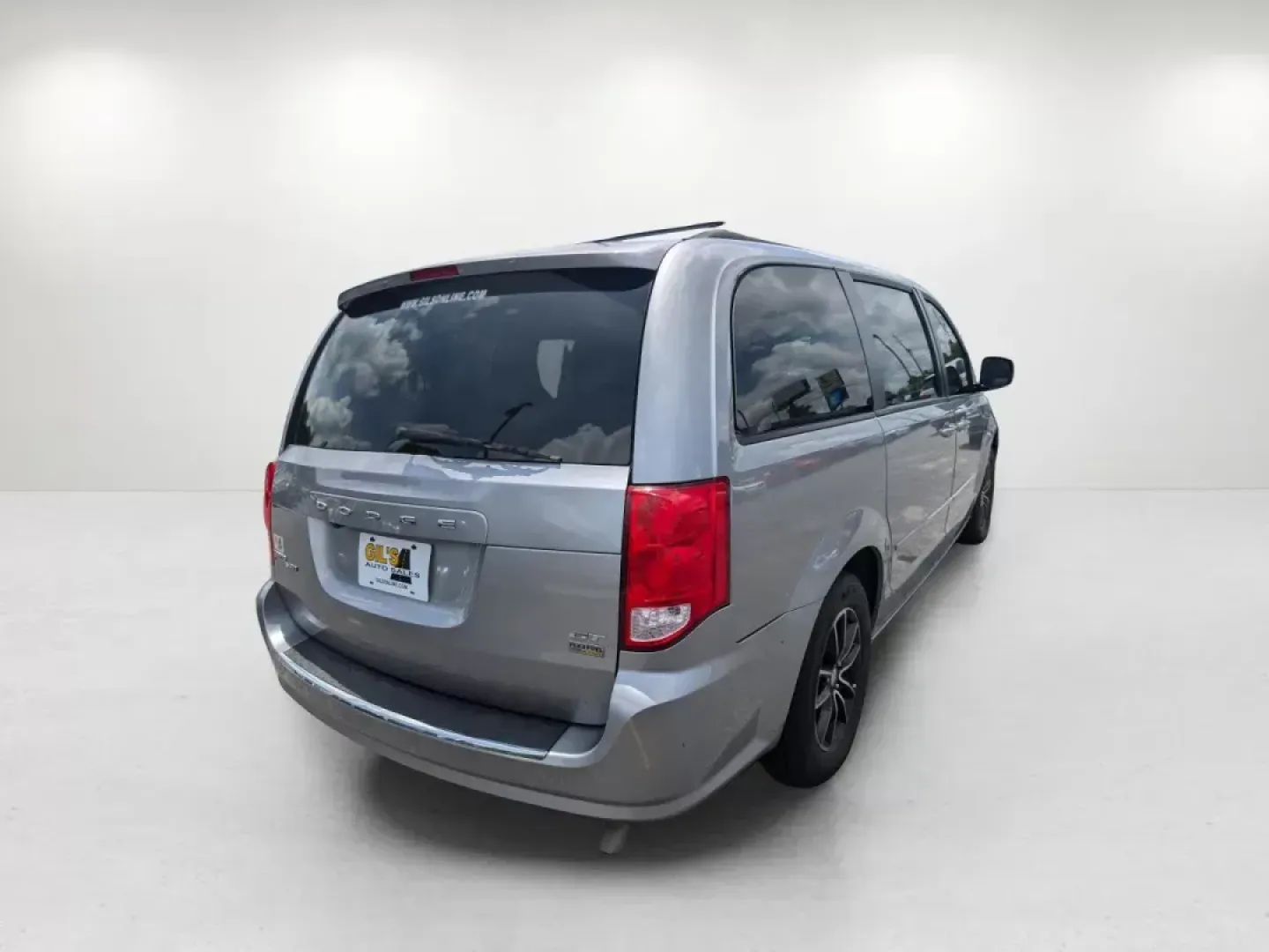 2017 /Black Dodge Grand Caravan GT (2C4RDGEG0HR) with an Regular Unleaded V-6 3.6 L/220 engine, 6-Speed Multi-Speed Automatic w/OD transmission, located at 3959 U.S. 80 W, Phenix City, AL, 36870, (334) 297-4885, 32.469296, -85.135185 - ### Experience Family Adventures in the 2017 Dodge Grand Caravan GT at Gils Auto - Phenix City<br /> <br /> Looking for the perfect vehicle to accommodate your growing family or to make those long commutes more enjoyable? Look no further than the 2017 Dodge Grand Caravan GT, available now at Gils Au - Photo#5