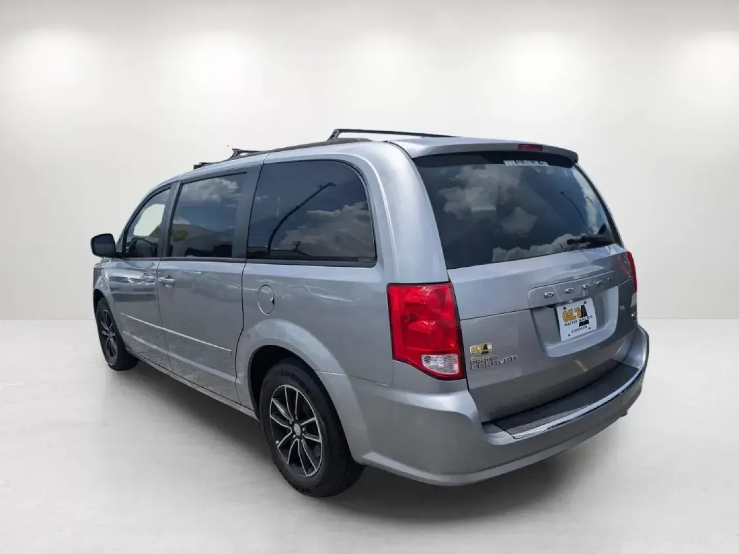 2017 /Black Dodge Grand Caravan GT (2C4RDGEG0HR) with an Regular Unleaded V-6 3.6 L/220 engine, 6-Speed Multi-Speed Automatic w/OD transmission, located at 3959 U.S. 80 W, Phenix City, AL, 36870, (334) 297-4885, 32.469296, -85.135185 - ### Experience Family Adventures in the 2017 Dodge Grand Caravan GT at Gils Auto - Phenix City<br /> <br /> Looking for the perfect vehicle to accommodate your growing family or to make those long commutes more enjoyable? Look no further than the 2017 Dodge Grand Caravan GT, available now at Gils Au - Photo#7