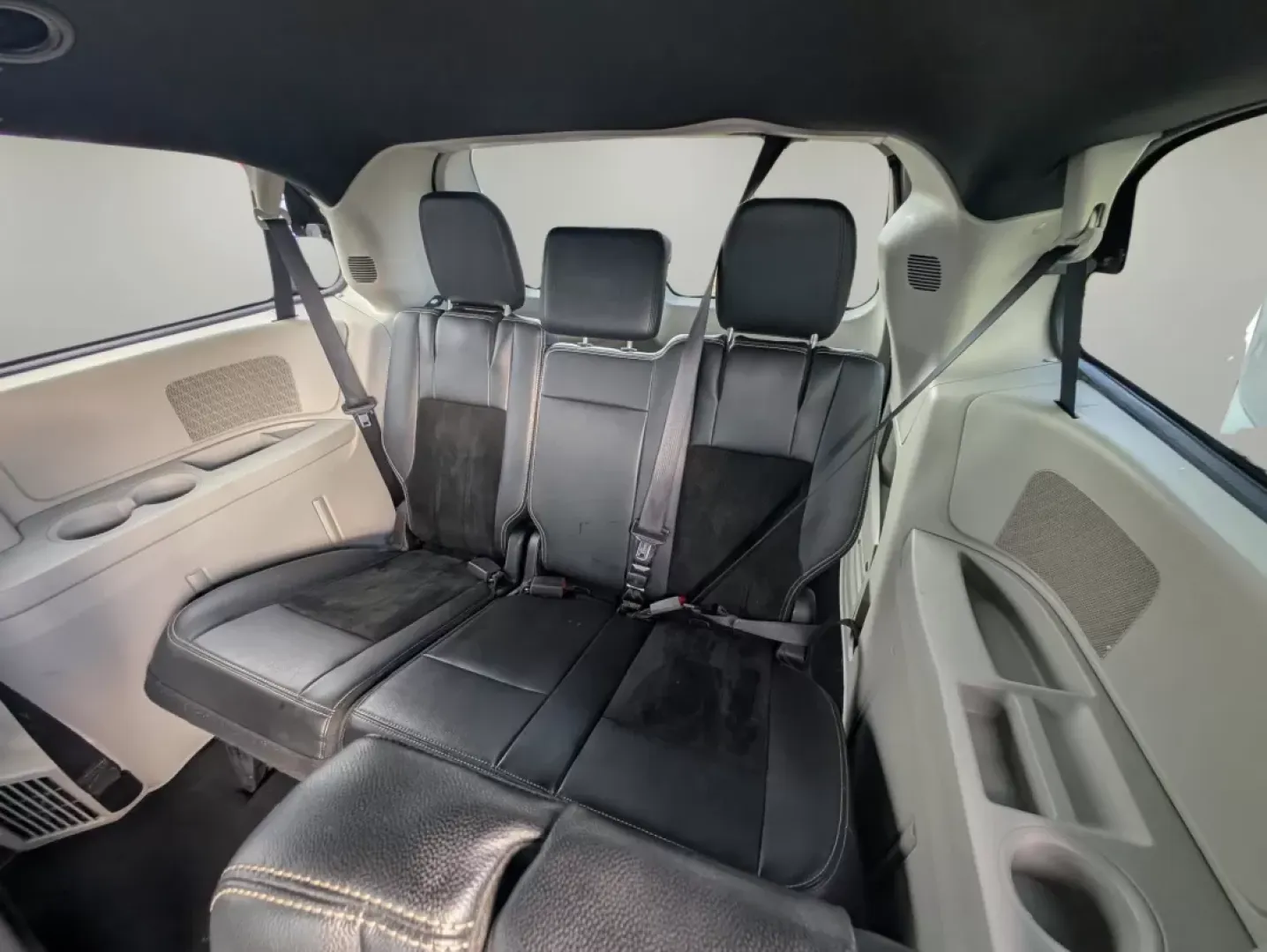 2017 /Black/Light Graystone Dodge Grand Caravan SXT (2C4RDGCG1HR) with an Other engine, located at 1430 Gateway Drive, Opelika, AL, 36801, (334) 239-0944, 32.637871, -85.409790 - ### Experience Family Adventures in the 2017 Dodge Grand Caravan SXT!<br /> <br /> Are you looking for the perfect vehicle that can comfortably accommodate your growing family or serve as your reliable daily driver? Look no further than the 2017 Dodge Grand Caravan SXT, available now at Gils Auto in - Photo#11