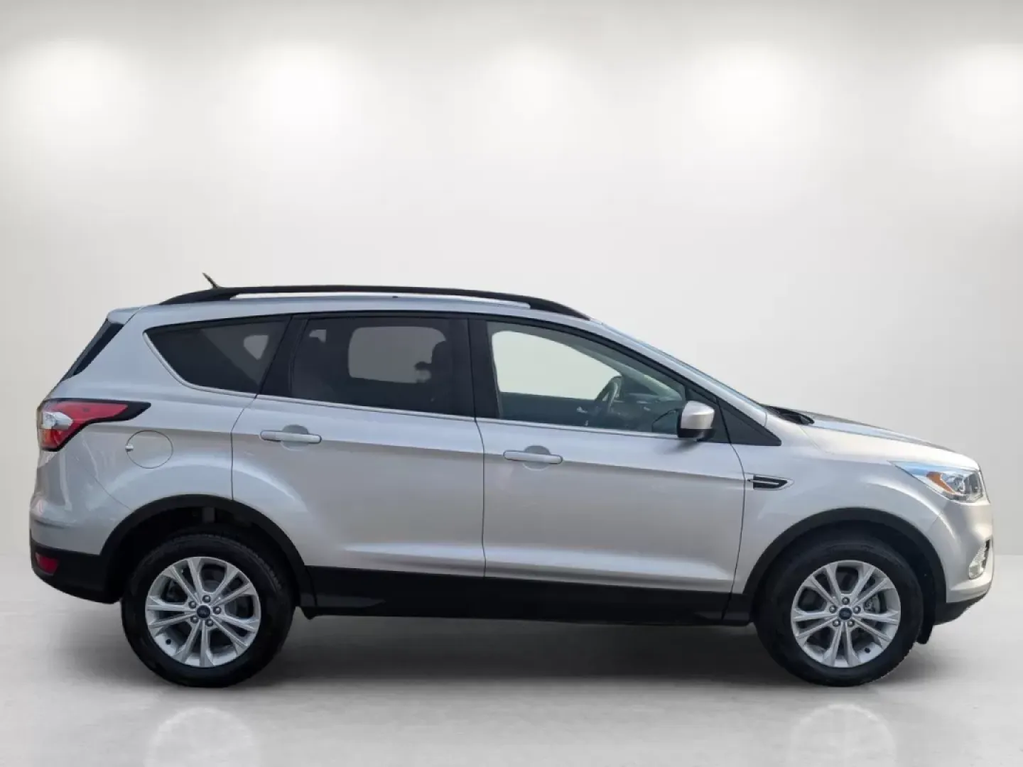 2017 Ford Escape SE (1FMCU9GD6HU) with an Other engine, located at 5115 14th Ave., Columbus, GA, 31904, (706) 323-0345, 32.511494, -84.971046 - **Elevate Your Everyday Adventures with the 2017 Ford Escape SE - Ideal for Families and Commuters Alike!**<br /> <br /> Are you ready to take your family on weekend adventures or simply need a reliable ride for your daily commute? Look no further than this stunning 2017 Ford Escape SE available now - Photo#4