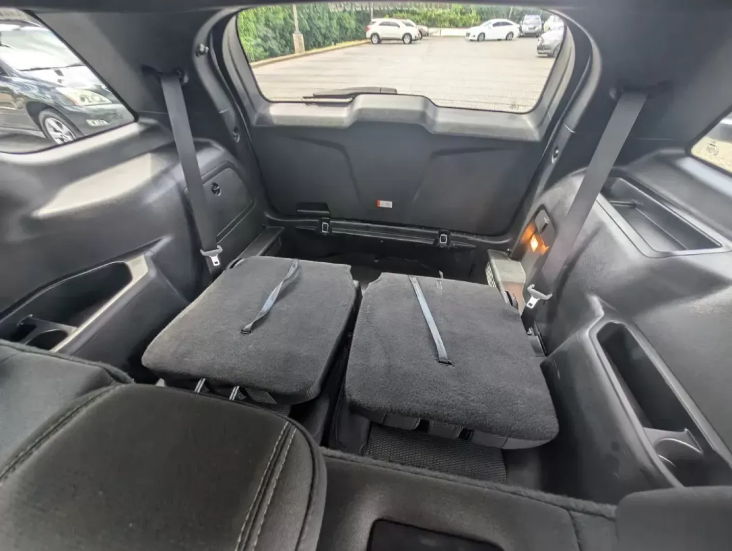 2017 Ford Explorer XLT (1FM5K7D86HG) with an Other engine, located at 3959 U.S. 80 W, Phenix City, AL, 36870, (334) 297-4885, 32.469296, -85.135185 - **Discover Adventure with the 2017 Ford Explorer XLT Your Perfect Family SUV!**<br /> <br /> Are you ready to embark on new family adventures or make those daily commutes more enjoyable? Picture this: a spacious, comfortable SUV that's ready for weekend getaways, school drop-offs, and everything in - Photo#11