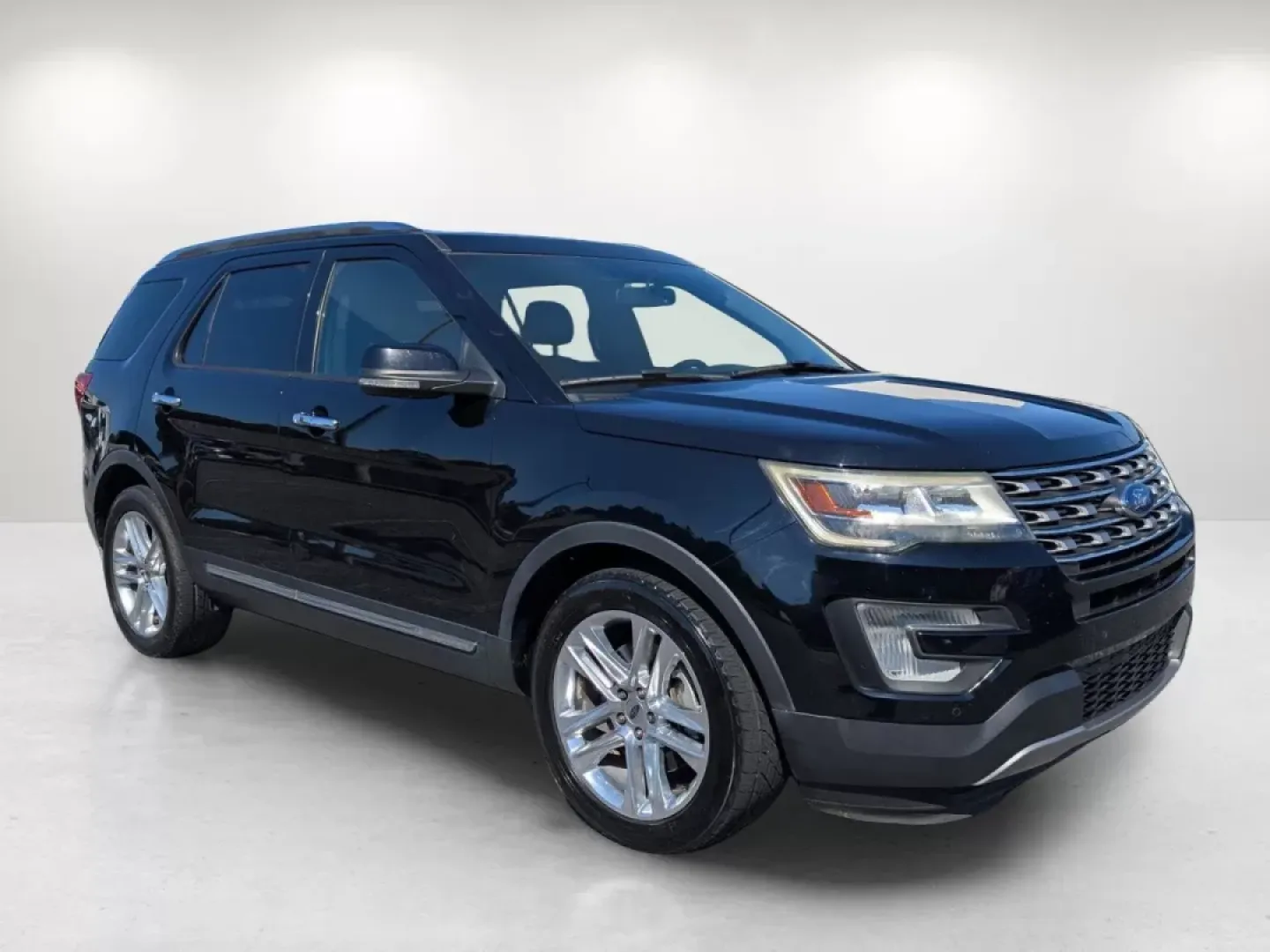 2017 Ford Explorer Limited (1FM5K7FH8HG) with an Other engine, located at 804 22nd Ave, Phenix City, AL, 36870, (334) 297-1860, 32.484749, -85.024475 - **Discover Adventure with the 2017 Ford Explorer Limited at Gils Auto - Phenix City #2!** <br /> <br /> Are you ready to elevate your lifestyle with a vehicle that combines comfort, versatility, and style? The 2017 Ford Explorer Limited is the perfect companion for family road trips, weekend getawa - Photo#3