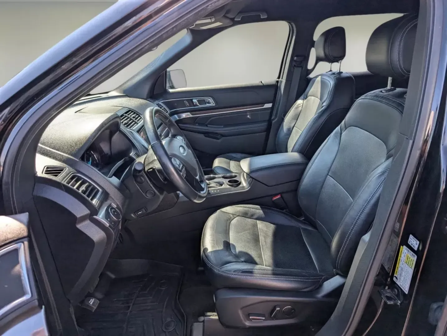 2017 Ford Explorer Limited (1FM5K7FH8HG) with an Other engine, located at 804 22nd Ave, Phenix City, AL, 36870, (334) 297-1860, 32.484749, -85.024475 - **Discover Adventure with the 2017 Ford Explorer Limited at Gils Auto - Phenix City #2!** <br /> <br /> Are you ready to elevate your lifestyle with a vehicle that combines comfort, versatility, and style? The 2017 Ford Explorer Limited is the perfect companion for family road trips, weekend getawa - Photo#10