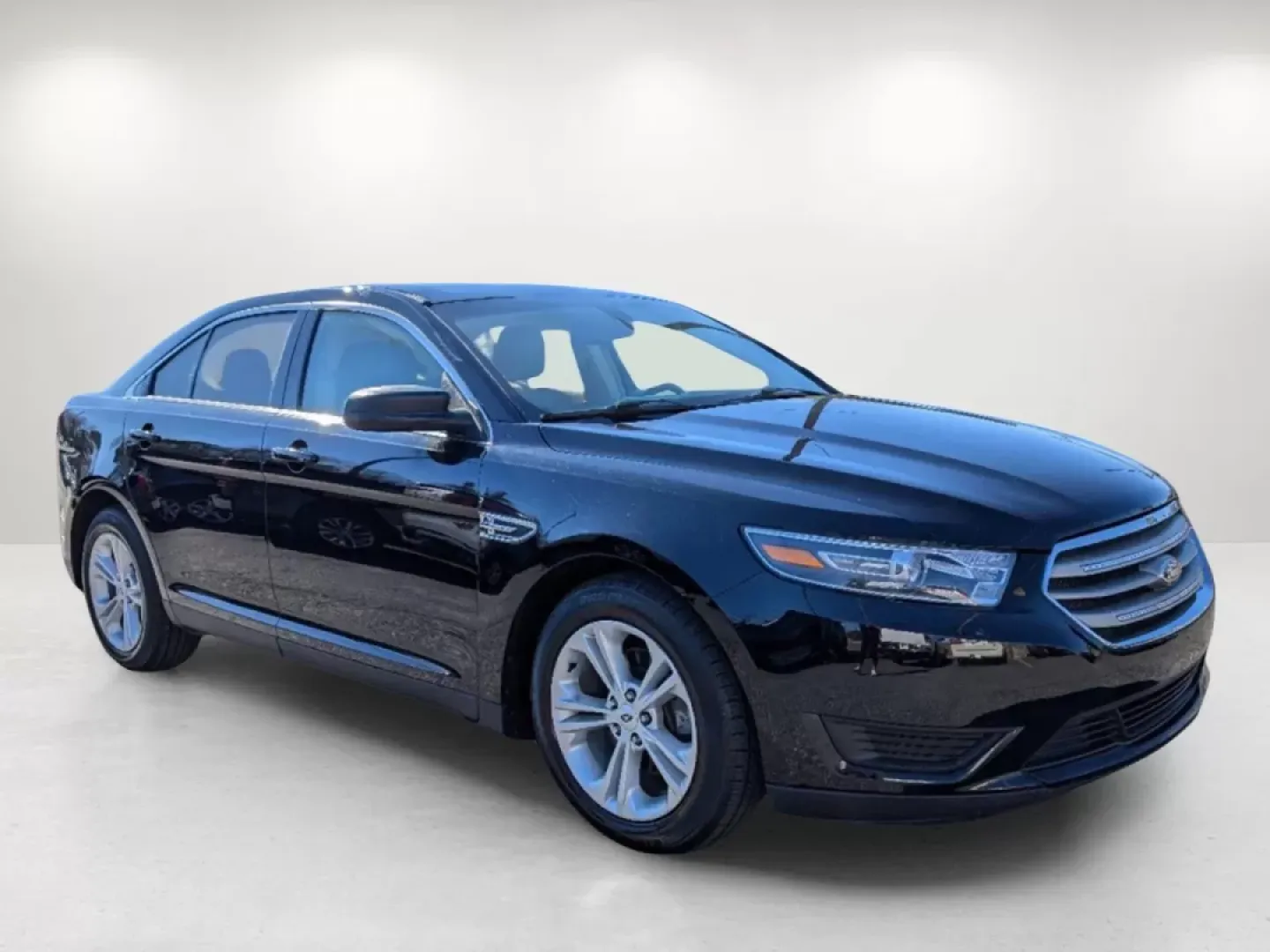 2017 Ford Taurus SE (1FAHP2D81HG) with an Other engine, located at 3959 U.S. 80 W, Phenix City, AL, 36870, (334) 297-4885, 32.469296, -85.135185 - **Elevate Your Driving Experience with a 2017 Ford Taurus SE from Gils Auto - Columbus #2!**<br /> <br /> If you're seeking a reliable sedan that perfectly fits your lifestyle, look no further than the 2017 Ford Taurus SE available at Gils Auto - Columbus #2. Whether you're navigating the bustling s - Photo#2