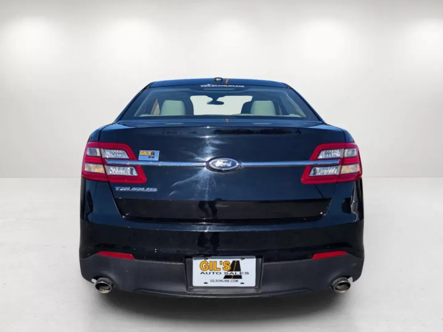 2017 Ford Taurus SE (1FAHP2D81HG) with an Other engine, located at 3959 U.S. 80 W, Phenix City, AL, 36870, (334) 297-4885, 32.469296, -85.135185 - **Elevate Your Driving Experience with a 2017 Ford Taurus SE from Gils Auto - Columbus #2!**<br /> <br /> If you're seeking a reliable sedan that perfectly fits your lifestyle, look no further than the 2017 Ford Taurus SE available at Gils Auto - Columbus #2. Whether you're navigating the bustling s - Photo#5