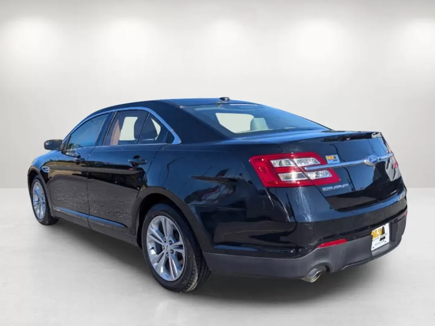 2017 Ford Taurus SE (1FAHP2D81HG) with an Other engine, located at 3959 U.S. 80 W, Phenix City, AL, 36870, (334) 297-4885, 32.469296, -85.135185 - **Elevate Your Driving Experience with a 2017 Ford Taurus SE from Gils Auto - Columbus #2!**<br /> <br /> If you're seeking a reliable sedan that perfectly fits your lifestyle, look no further than the 2017 Ford Taurus SE available at Gils Auto - Columbus #2. Whether you're navigating the bustling s - Photo#6