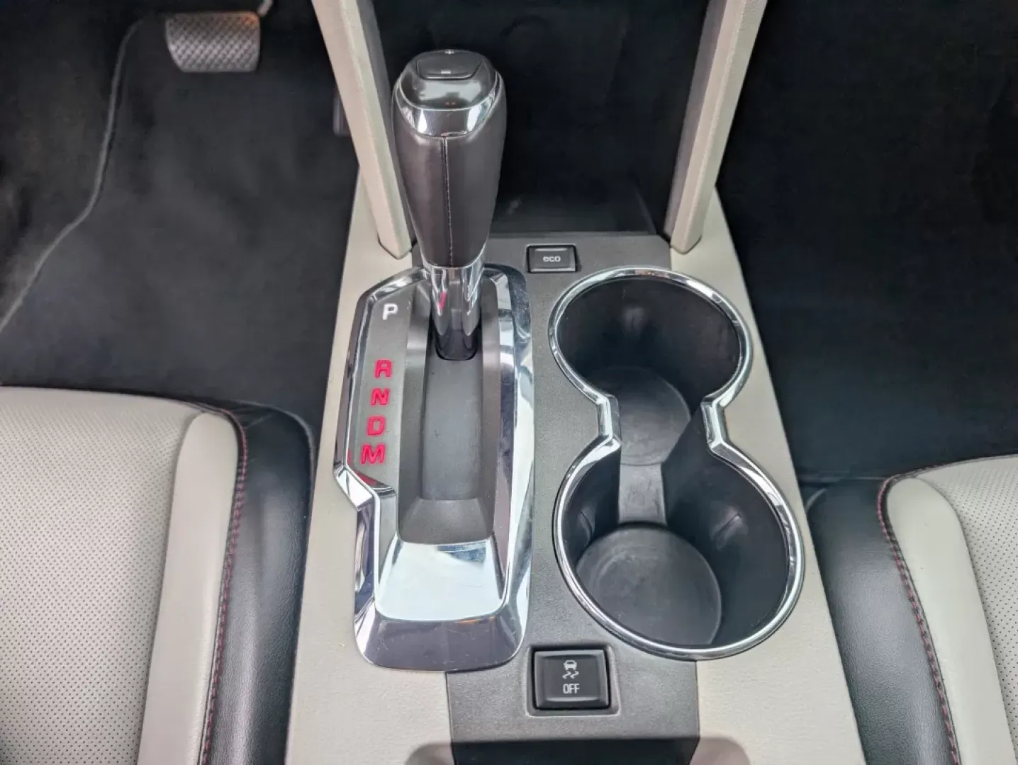 2017 /Light Titanium GMC Terrain SLT (2GKFLUEK9H6) with an Other engine, located at 1430 Gateway Drive, Opelika, AL, 36801, (334) 239-0944, 32.637871, -85.409790 - **Discover the Perfect SUV for Your Next Adventure: 2017 GMC Terrain SLT at Gils Auto - Phenix City!**<br /> <br /> Are you ready to elevate your driving experience? Whether you're a growing family looking for a reliable vehicle for school runs and weekend getaways or a commuter wanting a blend of c - Photo#14