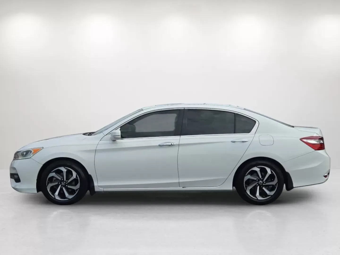 2017 Honda Accord Sedan EX (1HGCR2F06HA) with an Other engine, located at 804 22nd Ave, Phenix City, AL, 36870, (334) 297-1860, 32.484749, -85.024475 - **Drive Your Lifestyle Forward with the 2017 Honda Accord Sedan Your Perfect Companion for Every Journey!**<br /> <br /> Are you ready to elevate your daily commute or embark on unforgettable family road trips? At Gils Auto in Phenix City, AL, we understand that every drive matters, and the 2017 Ho - Photo#8