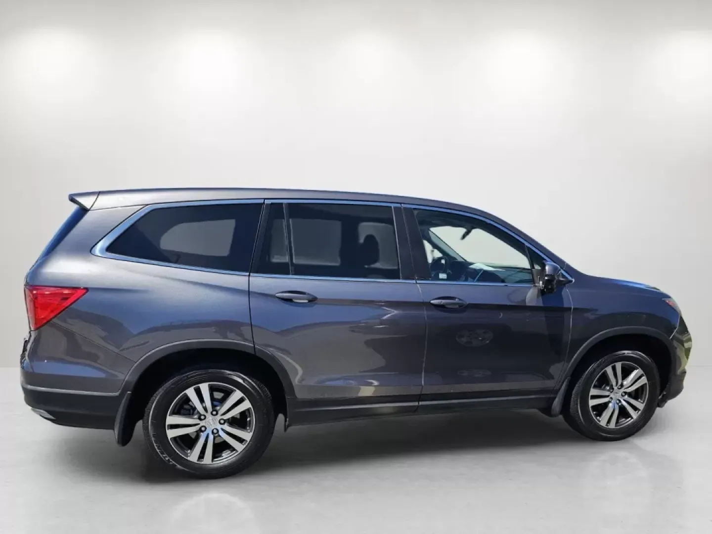 2017 Honda Pilot EX-L (5FNYF5H88HB) with an Other engine, located at 521 Old Farm Lane Rd, Prattville, AL, 36066, (334) 325-1505, 32.482460, -86.416367 - **Discover Your Next Adventure with the 2017 Honda Pilot EX-L at Gils Auto!**<br /> <br /> Are you ready to elevate your family road trips or weekend getaways? The 2017 Honda Pilot EX-L is your ideal companion for creating unforgettable memories, whether you're heading to local attractions in Phenix - Photo#3
