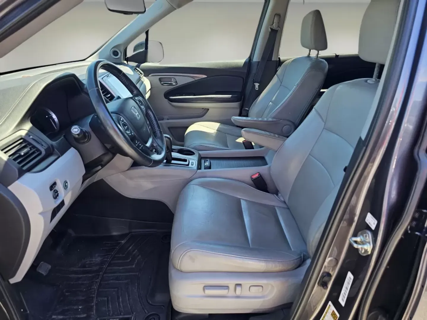 2017 Honda Pilot EX-L (5FNYF5H88HB) with an Other engine, located at 521 Old Farm Lane Rd, Prattville, AL, 36066, (334) 325-1505, 32.482460, -86.416367 - **Discover Your Next Adventure with the 2017 Honda Pilot EX-L at Gils Auto!**<br /> <br /> Are you ready to elevate your family road trips or weekend getaways? The 2017 Honda Pilot EX-L is your ideal companion for creating unforgettable memories, whether you're heading to local attractions in Phenix - Photo#9