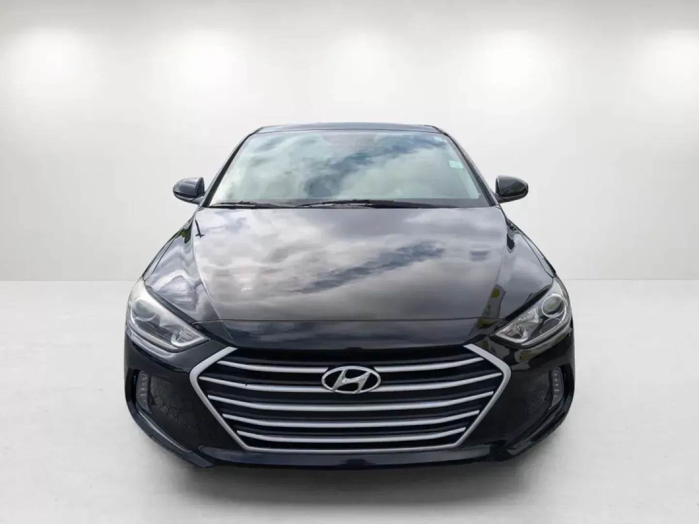 2017 /Gray Hyundai Elantra SE (5NPD84LF9HH) with an Regular Unleaded I-4 2.0 L/122 engine, located at 3959 U.S. 80 W, Phenix City, AL, 36870, (334) 297-4885, 32.469296, -85.135185 - Discover the perfect blend of style, comfort, and affordability with this 2017 Hyundai Elantra SE, now available at Gils Auto in Phenix City, AL! Whether you're tackling daily commutes or planning weekend getaways, this sedan is the ideal companion for anyone seeking reliability and efficiency on th - Photo#2