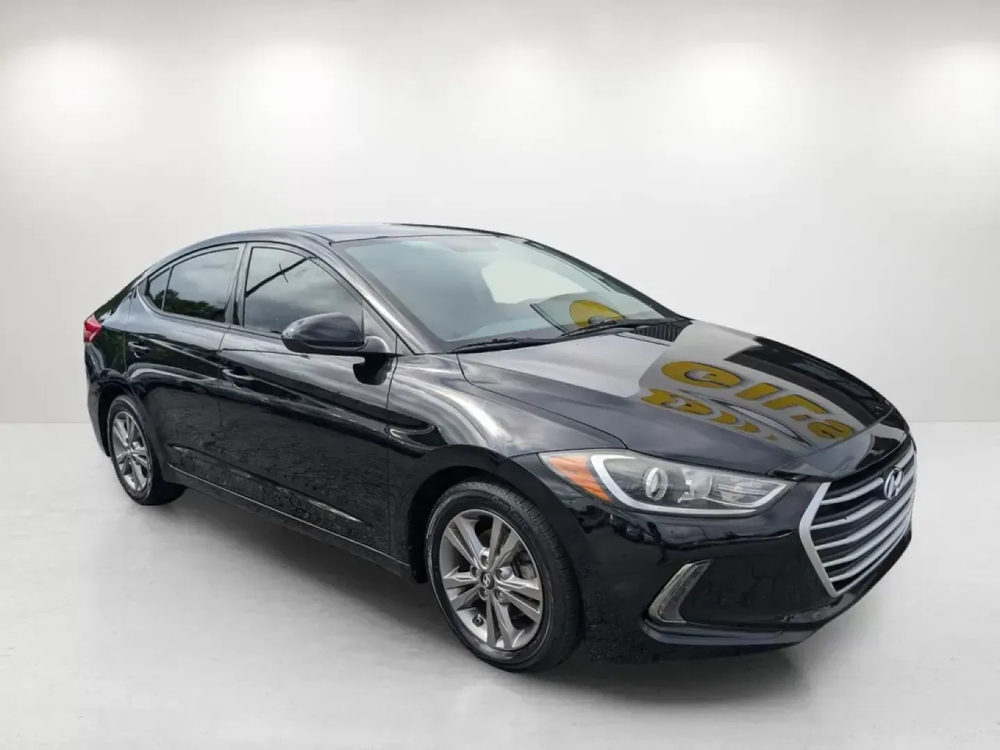 2017 /Gray Hyundai Elantra SE (5NPD84LF9HH) with an Regular Unleaded I-4 2.0 L/122 engine, located at 3959 U.S. 80 W, Phenix City, AL, 36870, (334) 297-4885, 32.469296, -85.135185 - Discover the perfect blend of style, comfort, and affordability with this 2017 Hyundai Elantra SE, now available at Gils Auto in Phenix City, AL! Whether you're tackling daily commutes or planning weekend getaways, this sedan is the ideal companion for anyone seeking reliability and efficiency on th - Photo#3