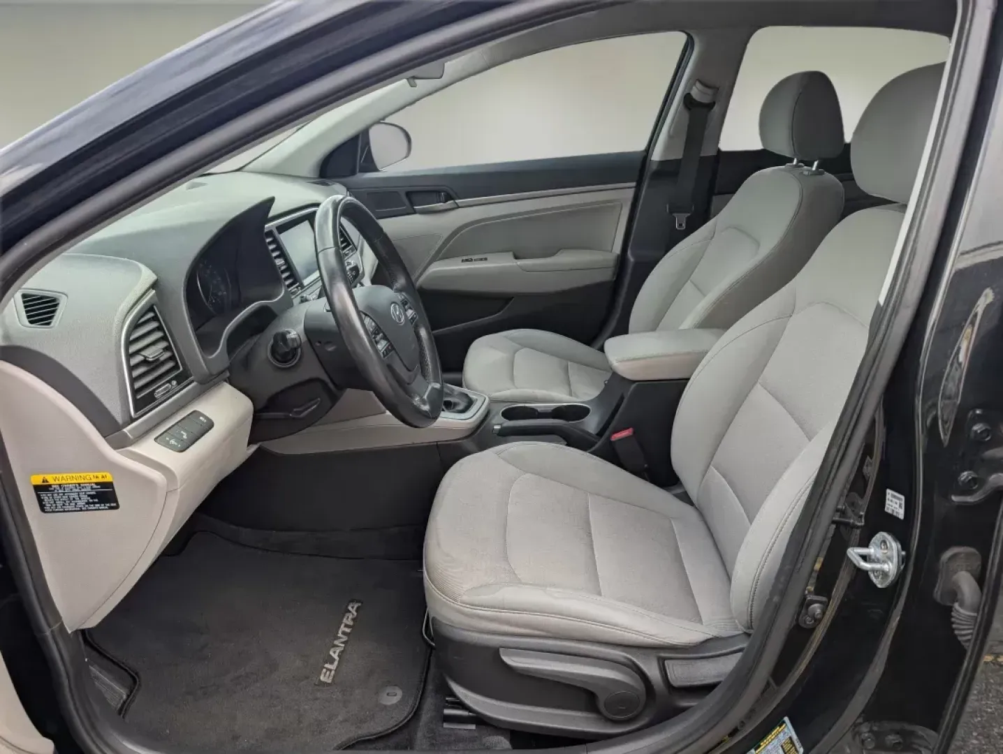 2017 /Gray Hyundai Elantra SE (5NPD84LF9HH) with an Regular Unleaded I-4 2.0 L/122 engine, located at 3959 U.S. 80 W, Phenix City, AL, 36870, (334) 297-4885, 32.469296, -85.135185 - Discover the perfect blend of style, comfort, and affordability with this 2017 Hyundai Elantra SE, now available at Gils Auto in Phenix City, AL! Whether you're tackling daily commutes or planning weekend getaways, this sedan is the ideal companion for anyone seeking reliability and efficiency on th - Photo#10